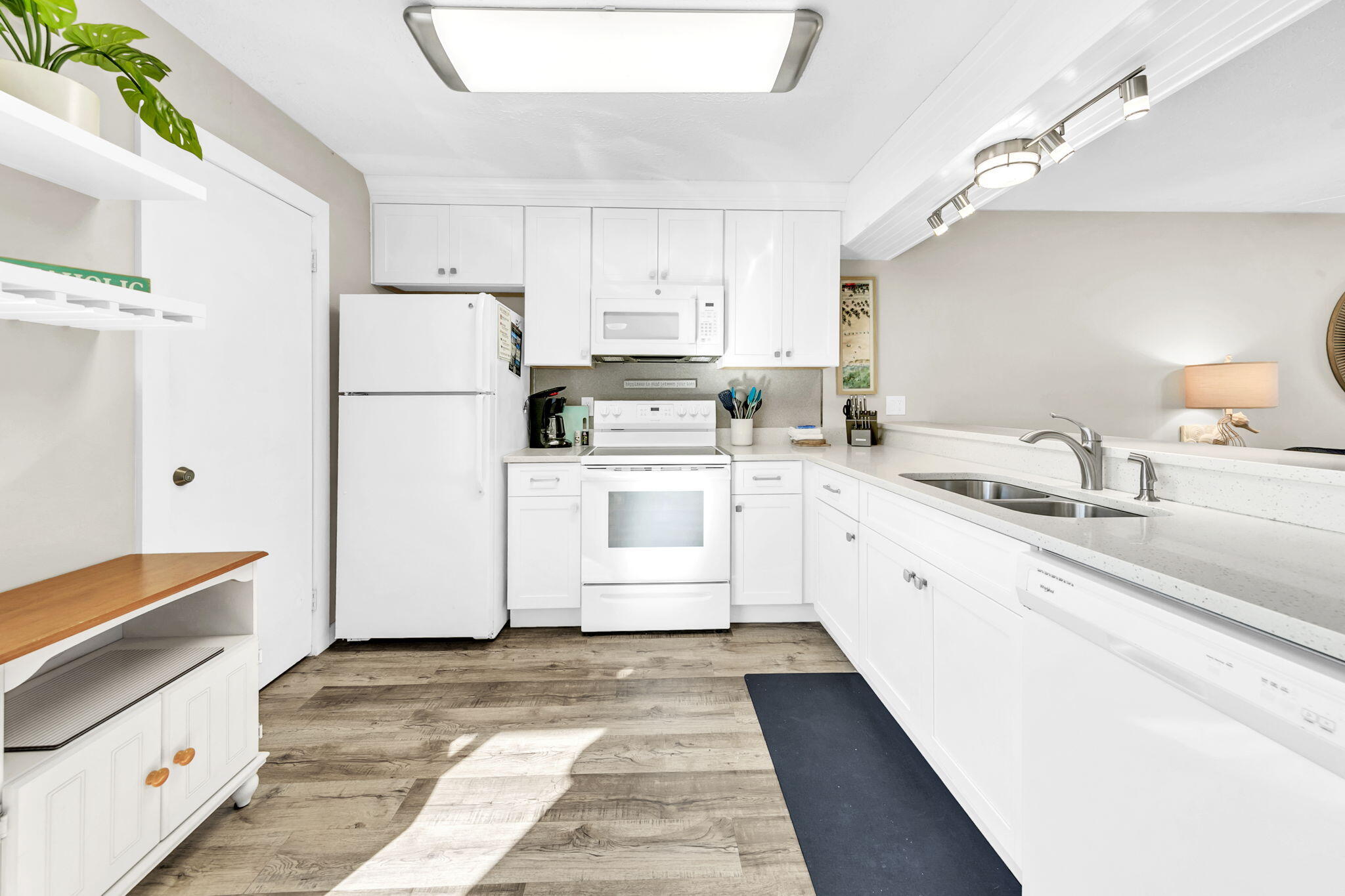 SANDPRINTS CONDO - Residential