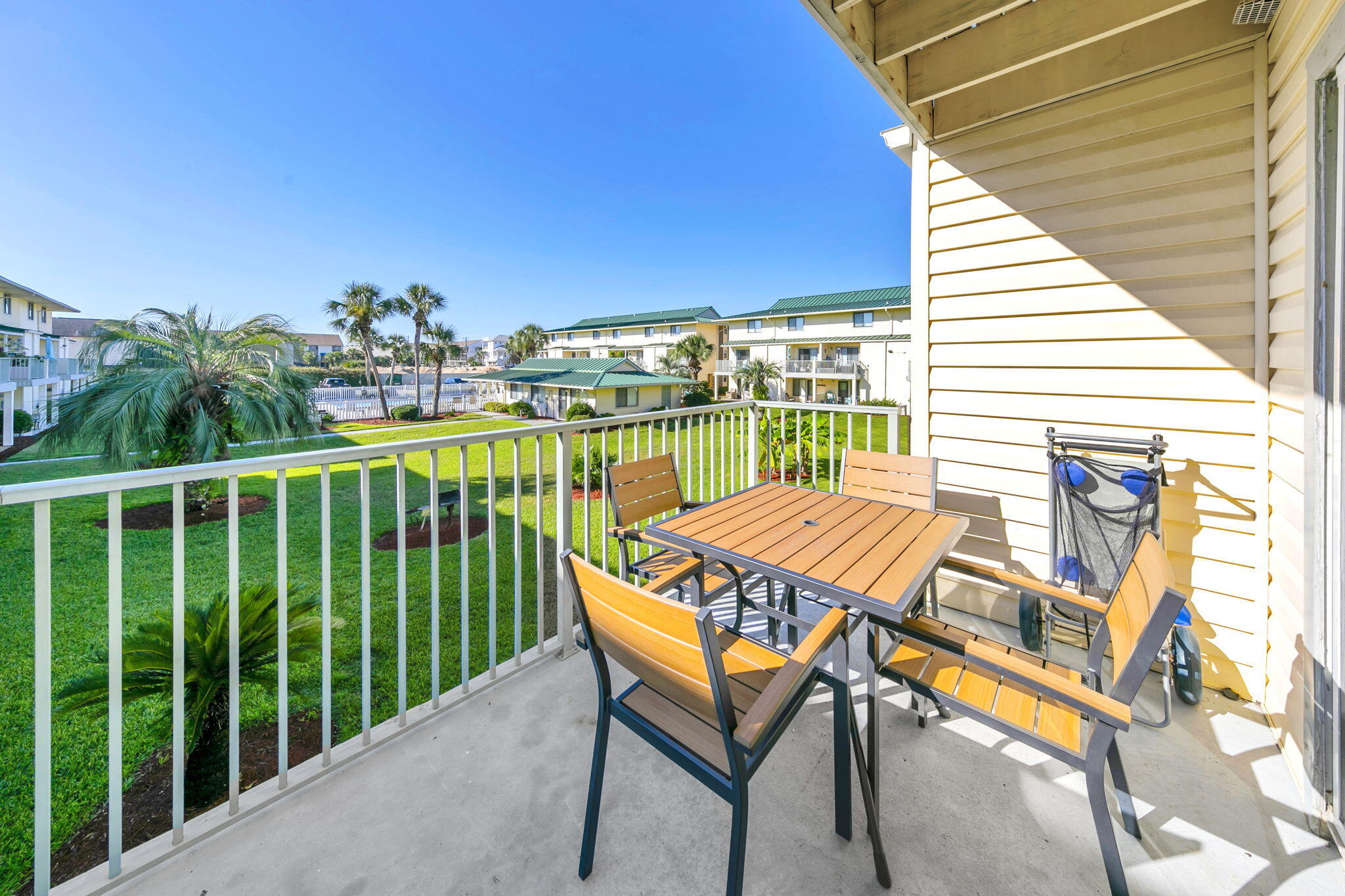 SANDPRINTS CONDO - Residential