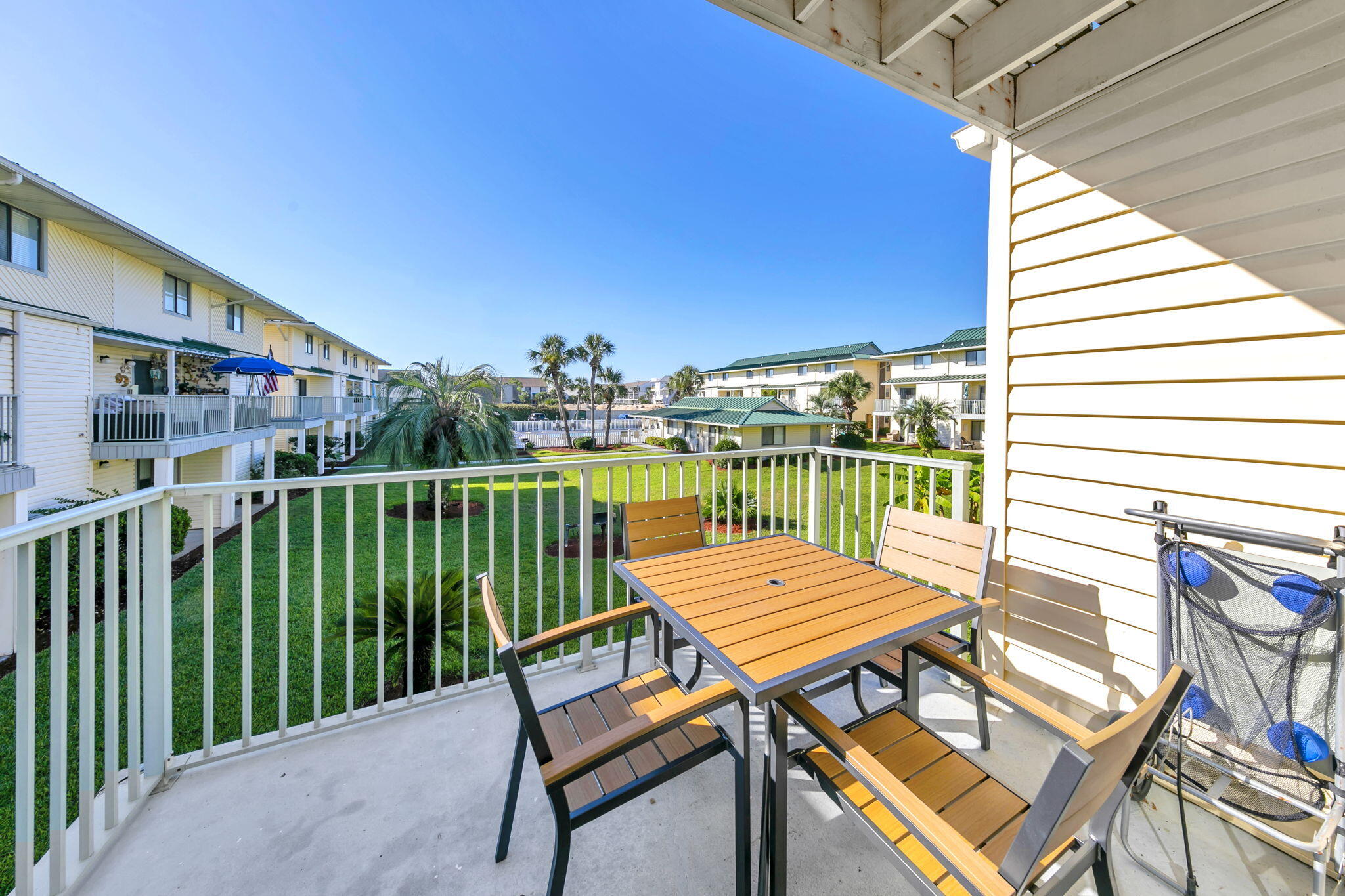 SANDPRINTS CONDO - Residential
