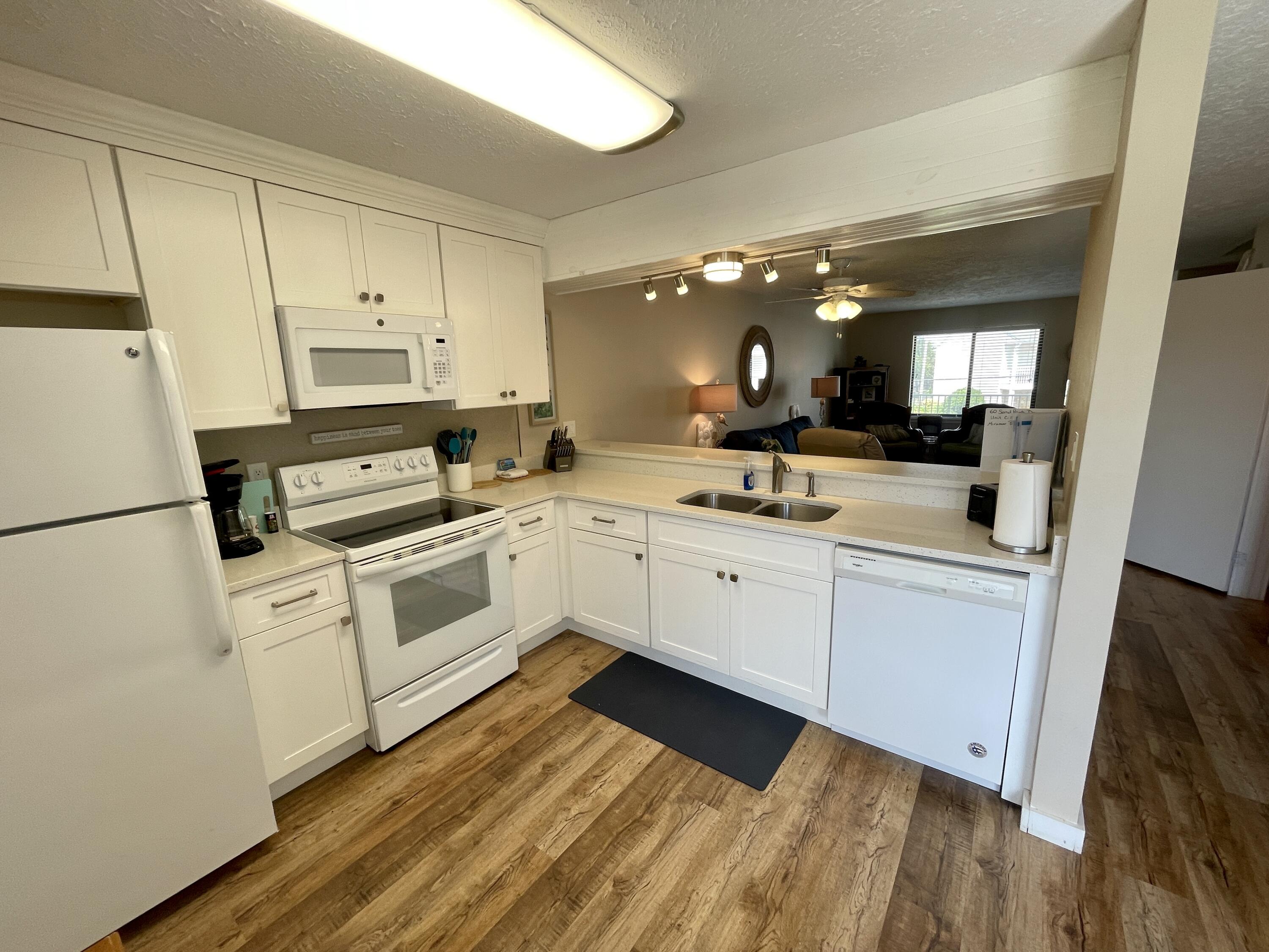 SANDPRINTS CONDO - Residential