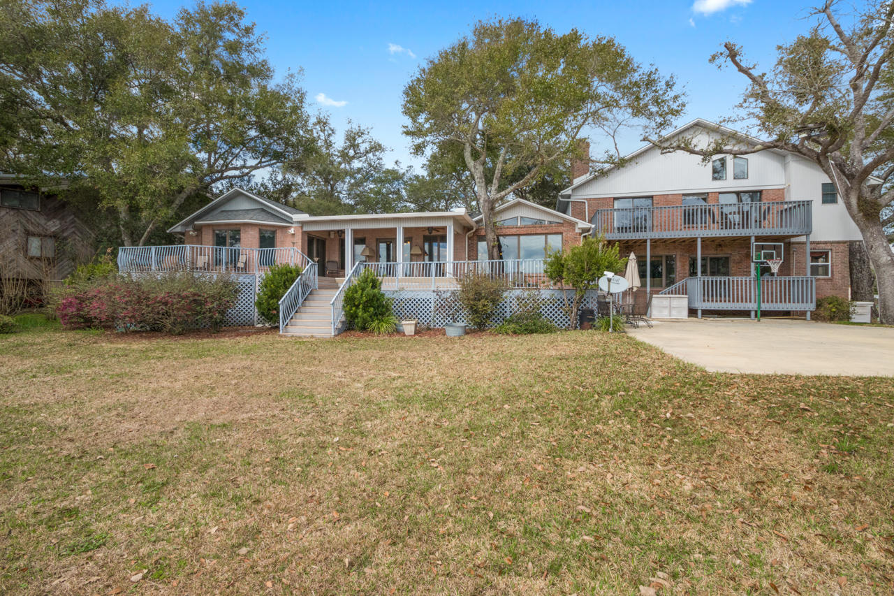 EDGEWATER VILLAGE - Residential