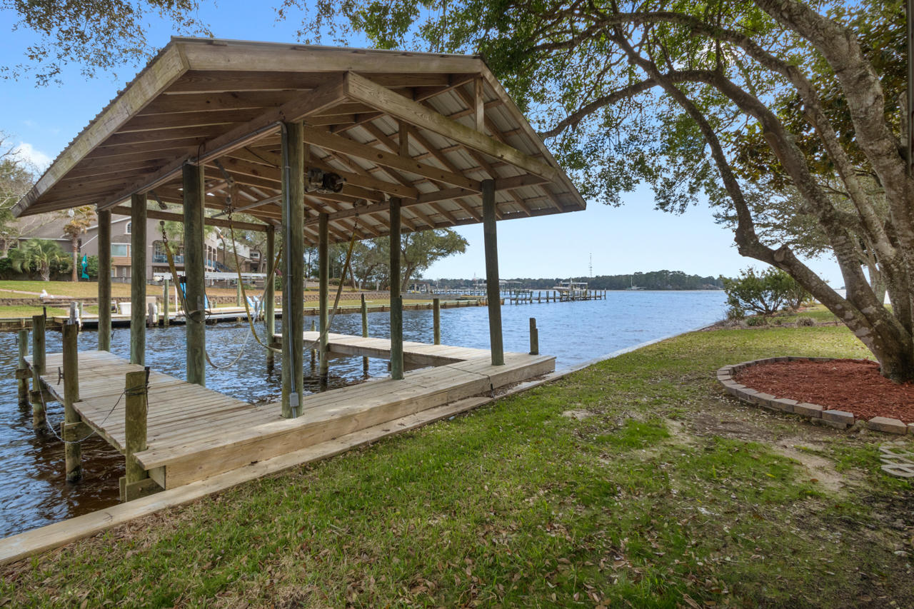 EDGEWATER VILLAGE - Residential