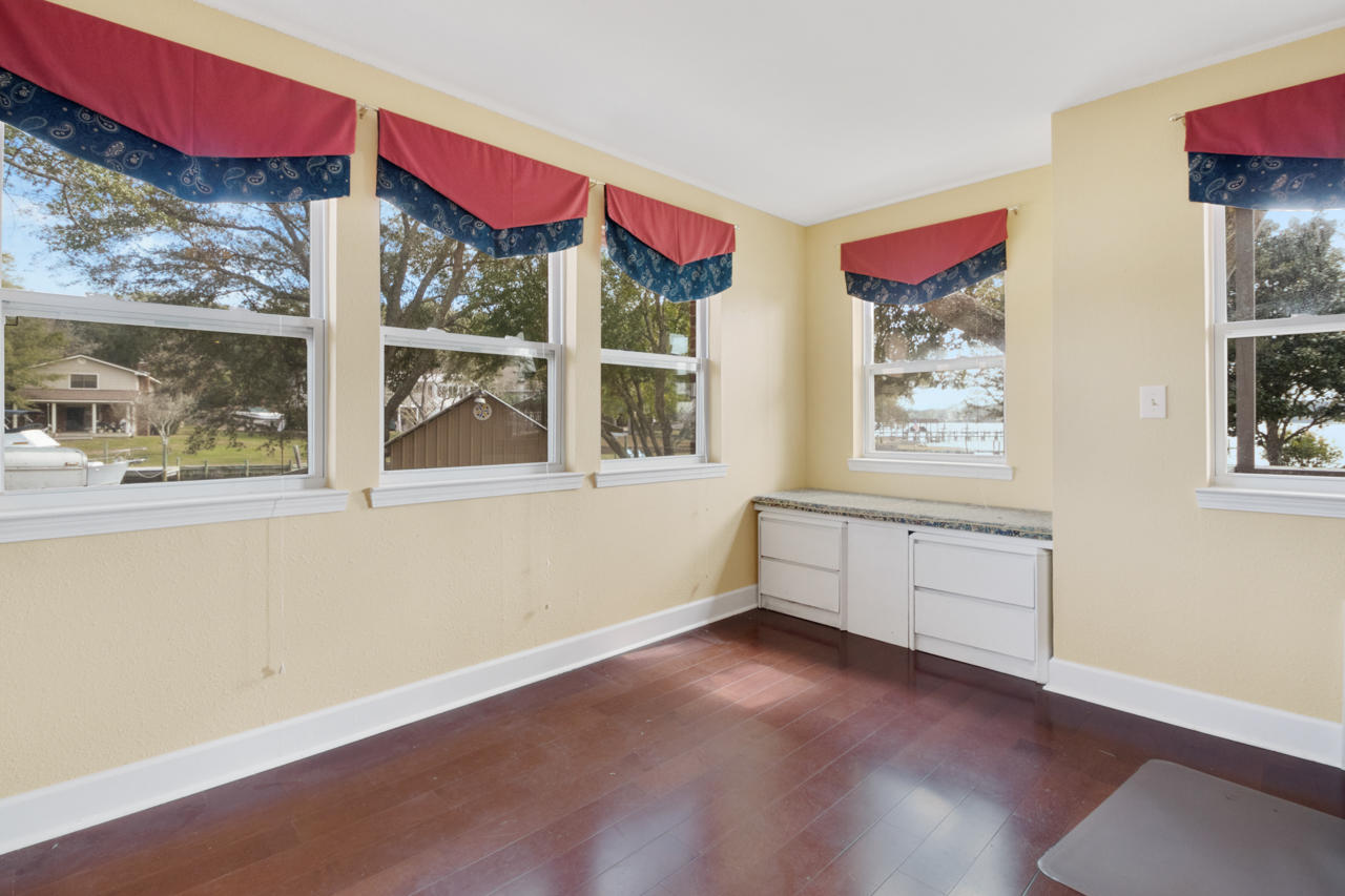 EDGEWATER VILLAGE - Residential