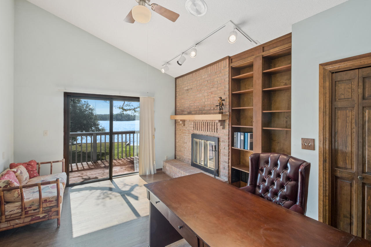 EDGEWATER VILLAGE - Residential