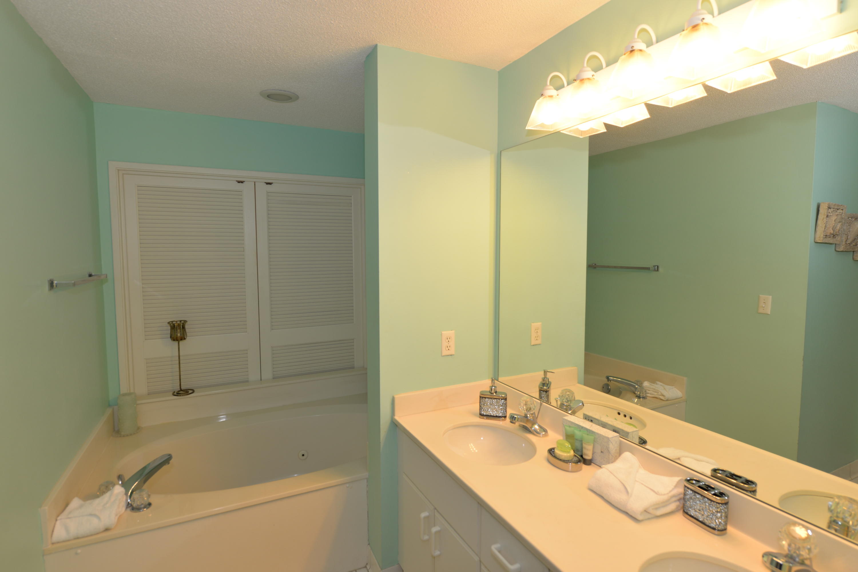 SUMMIT AT TOPS'L (THE) - Residential