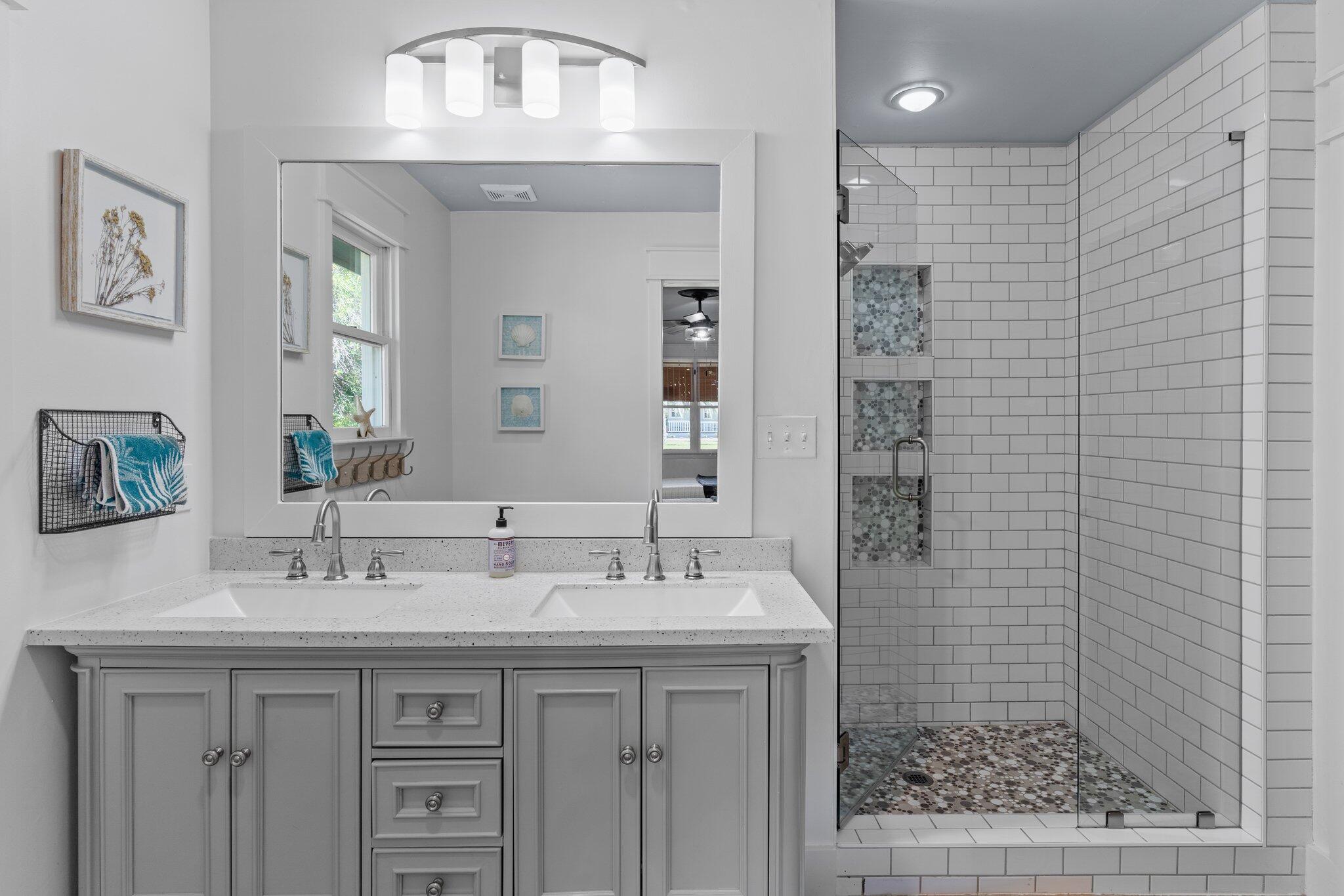 HOLIDAY SHORES EST 4TH ADDN - Residential