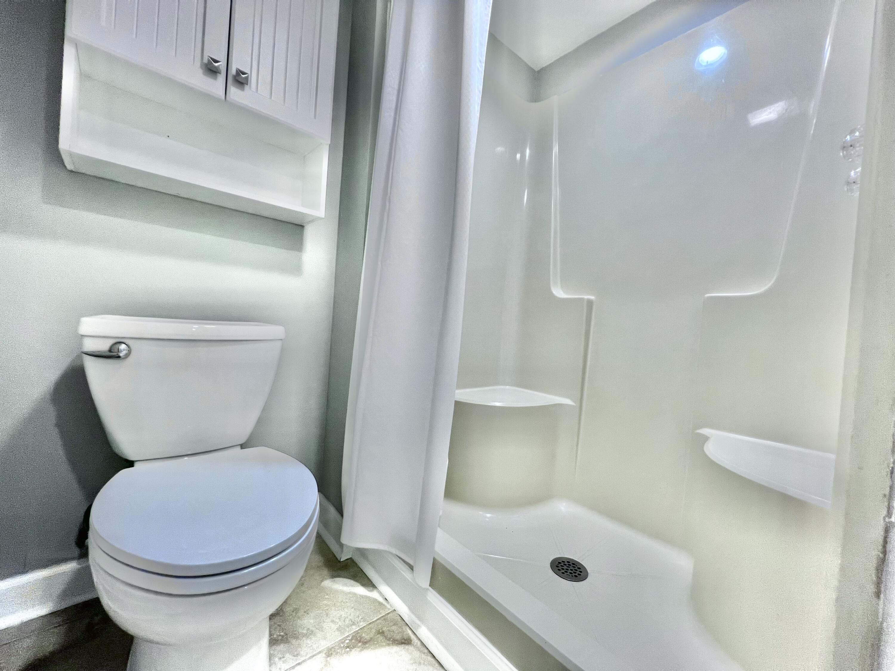 DESTIN (222100.00) - Residential