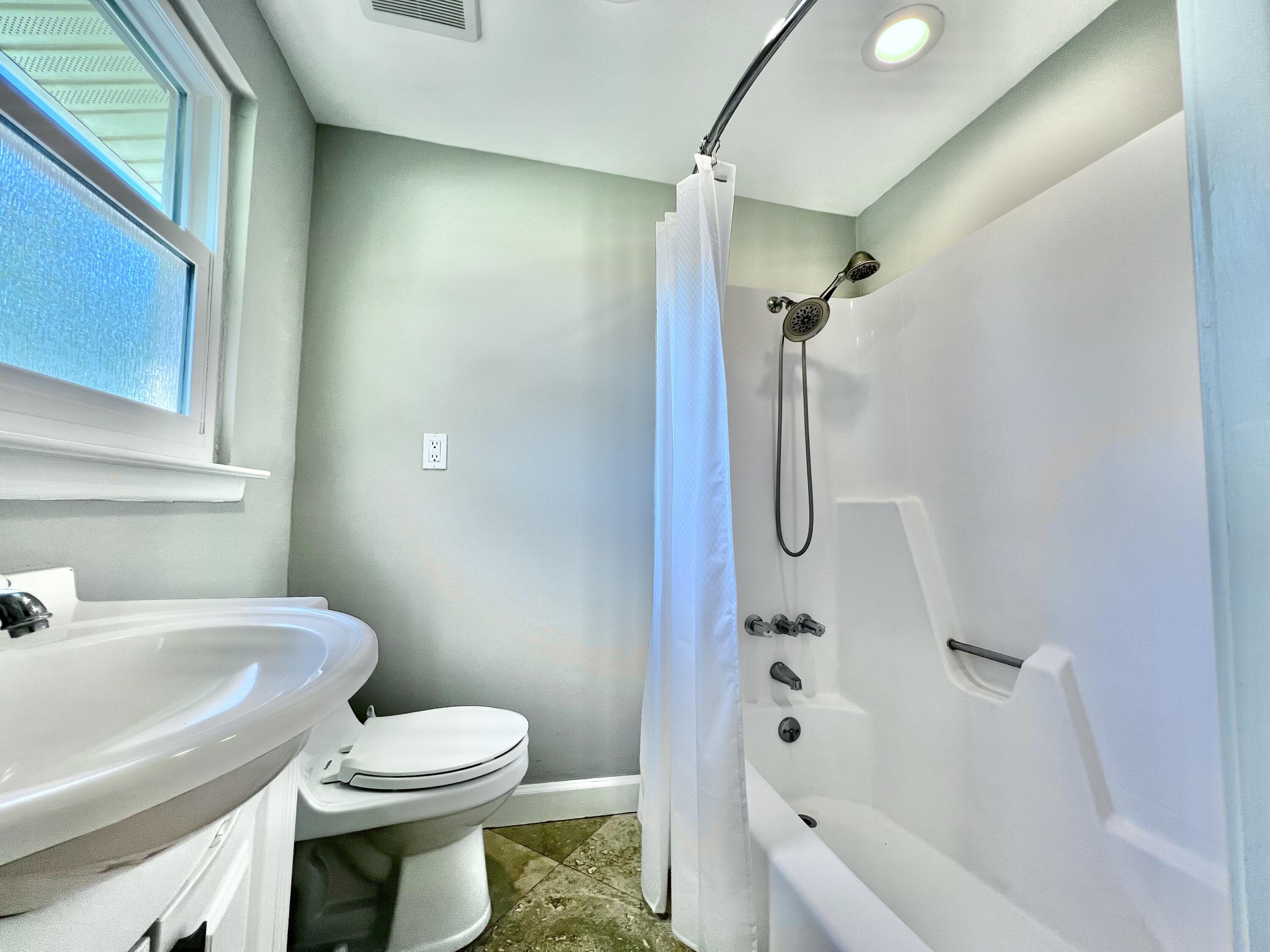 DESTIN (222100.00) - Residential