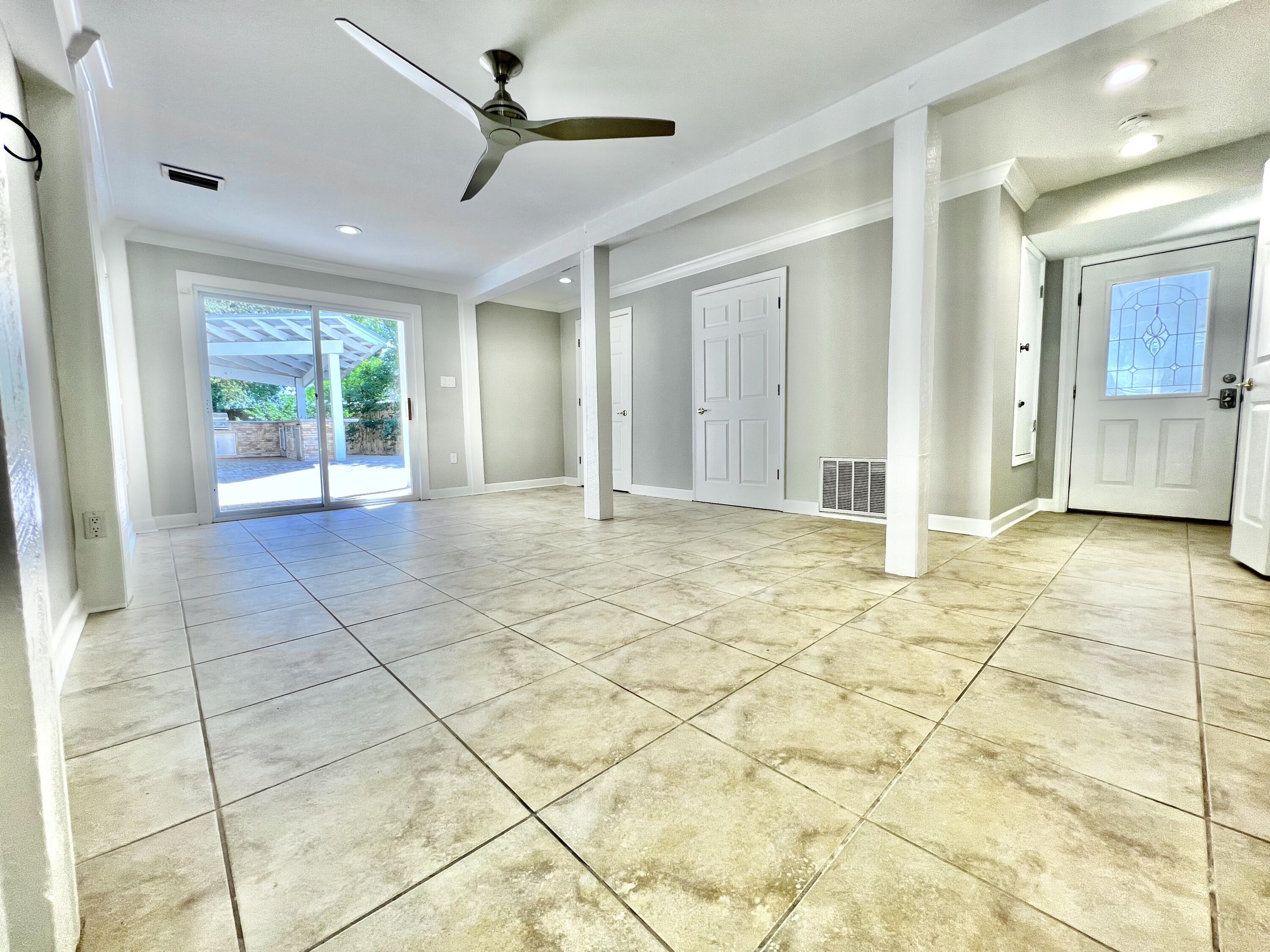 DESTIN (222100.00) - Residential