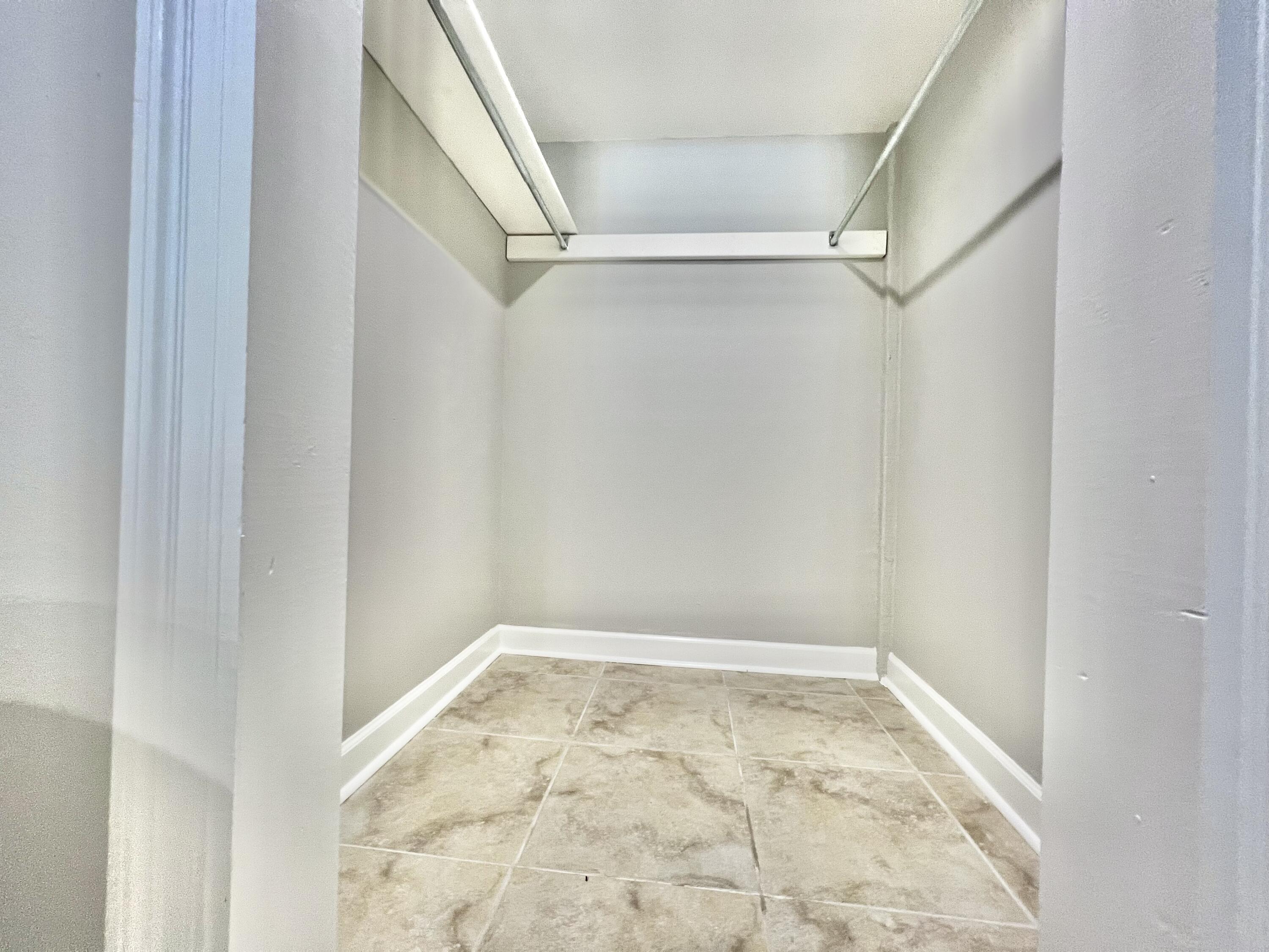 DESTIN (222100.00) - Residential