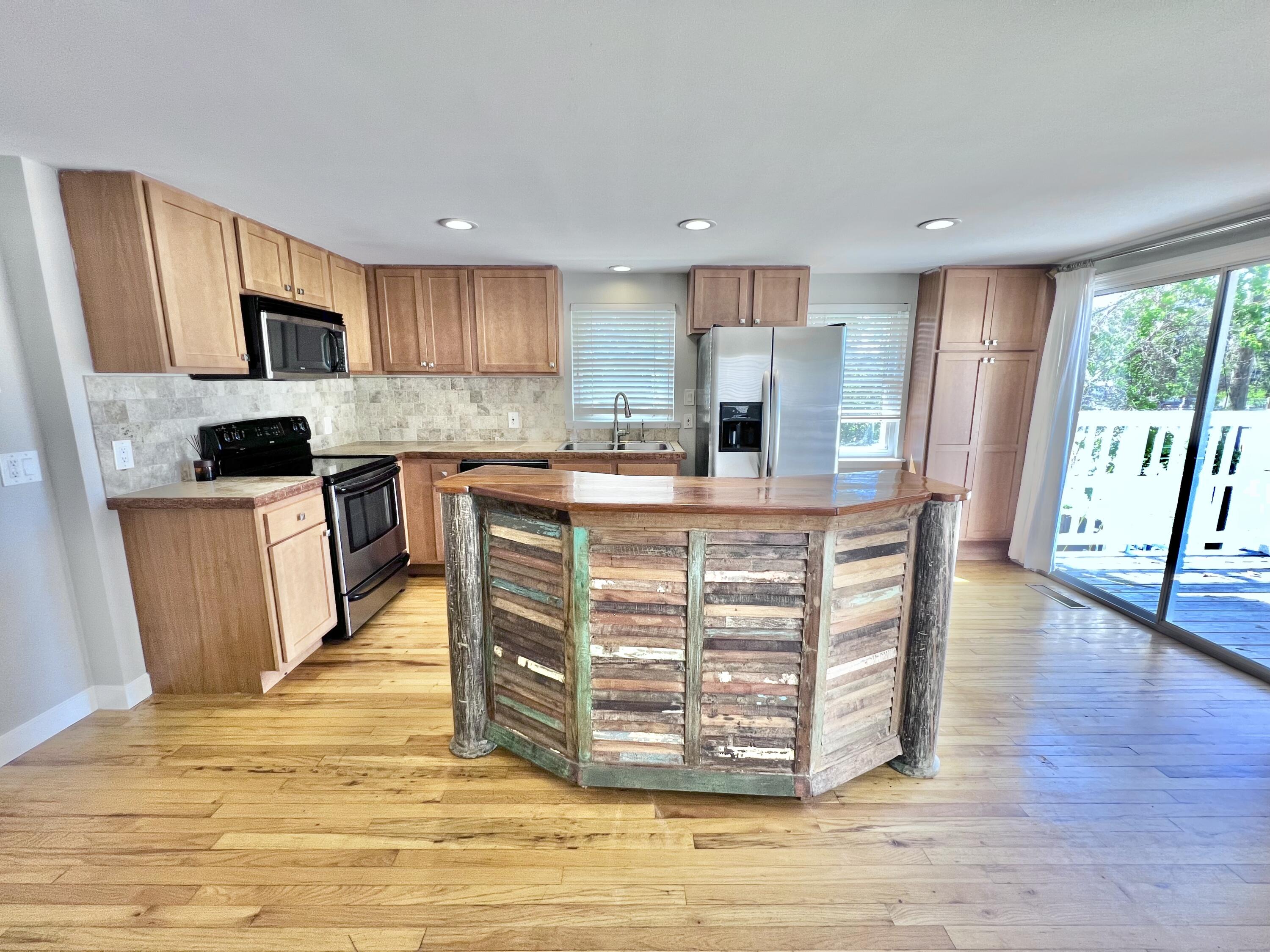 DESTIN (222100.00) - Residential