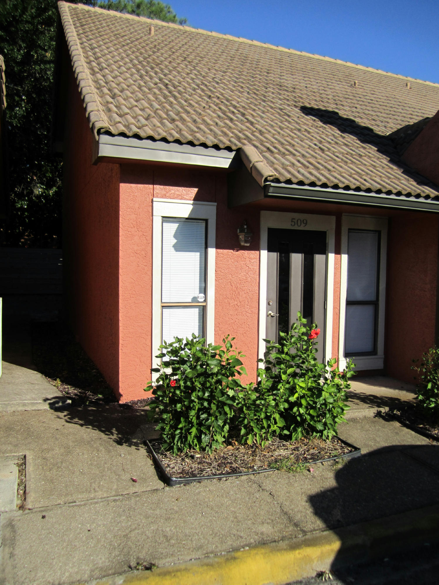Located in Santa Rosa Executive Park off Mary Esther Blvd. - this great office space is the perfect place for your growing business! Layout provides a nice reception area and 5 offices -(4 with windows)along with storage. Perfect for any type business!
