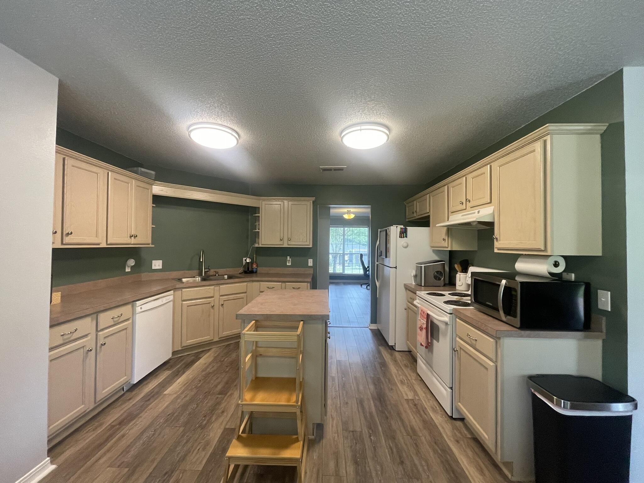 ANTIOCH ESTATES - Residential Lease