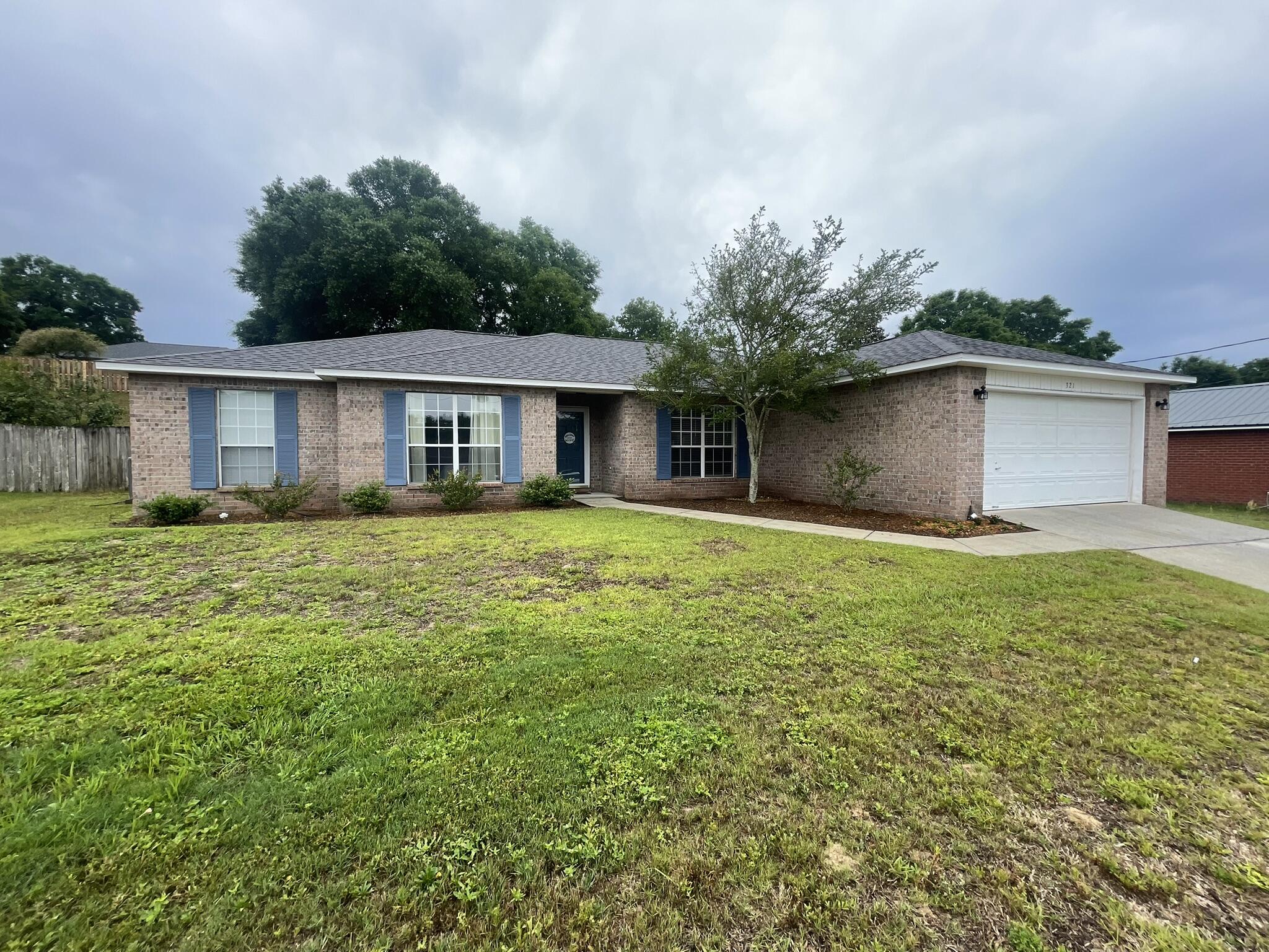 GREAT LOCATION! Well maintained 4 bedroom 2 bath, split floor plan home, located on a cul de sac street. Privacy fenced back yard. Easy commute to bases, beaches and shopping.