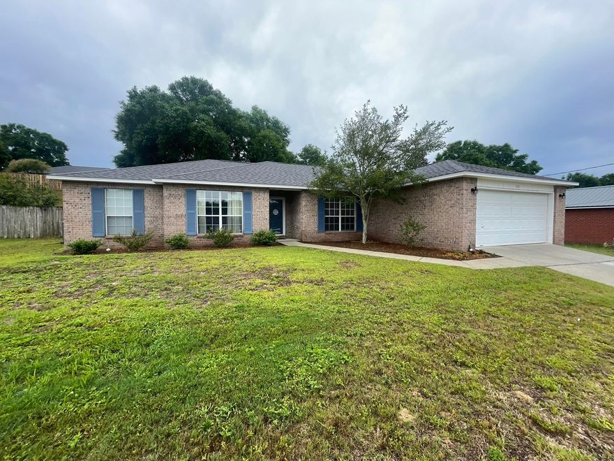 GREAT LOCATION! Well maintained 4 bedroom 2 bath, split floor plan home, located on a cul de sac street. Privacy fenced back yard. Easy commute to bases, beaches and shopping.