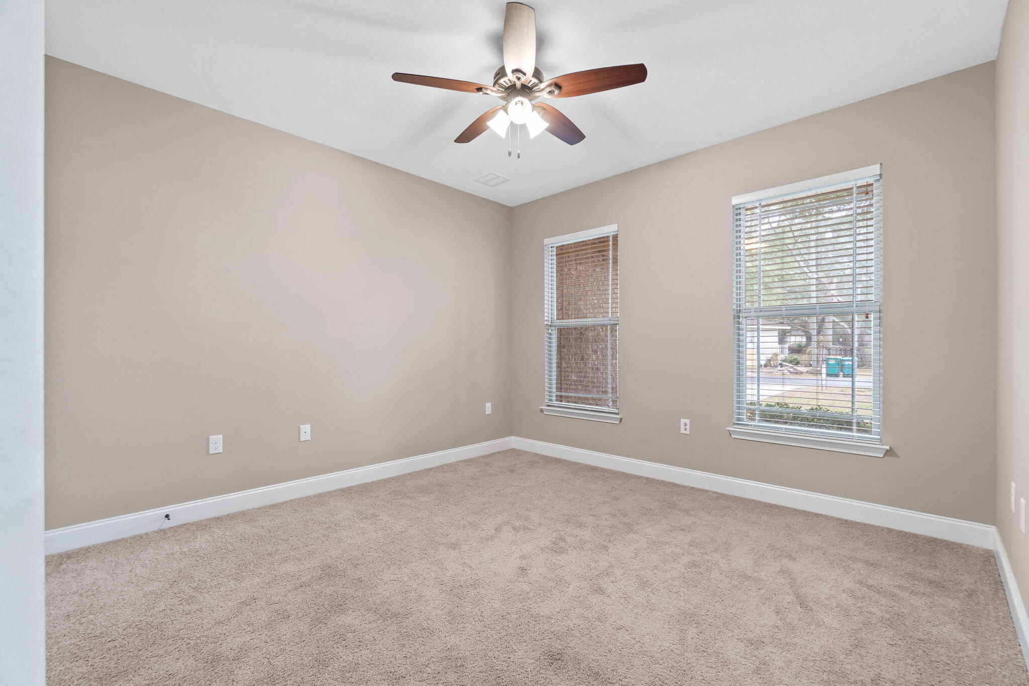 METES & BOUNDS - Residential Lease