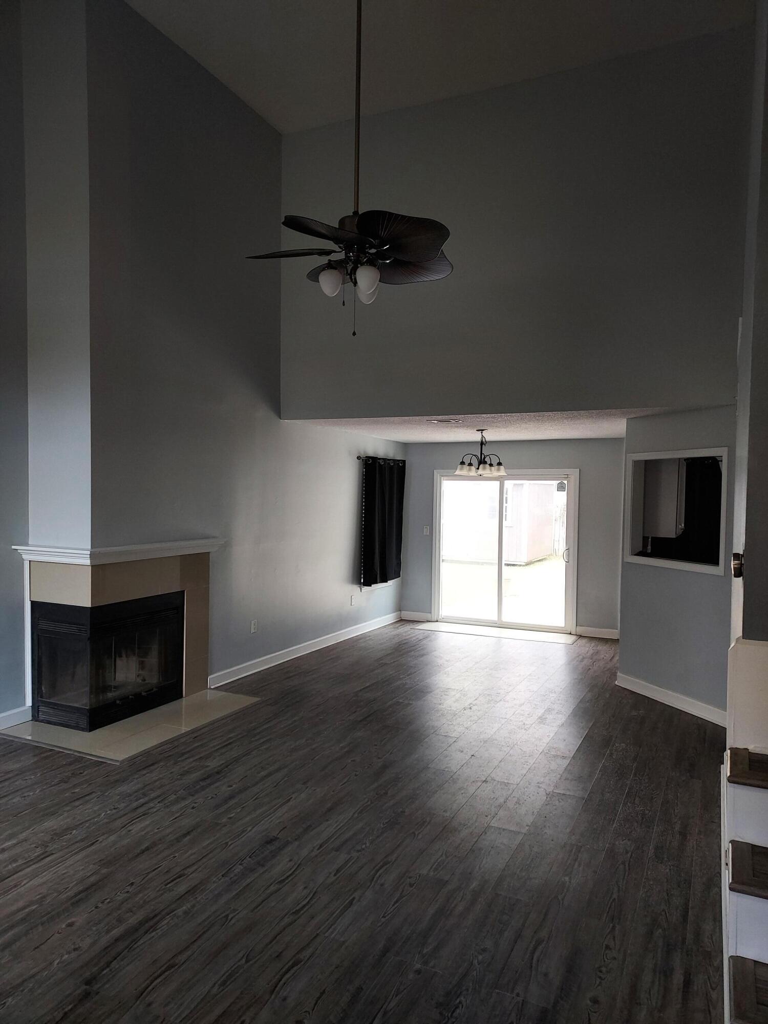 TIMBERLAKE ESTATES 1ST ADDN - Residential Lease