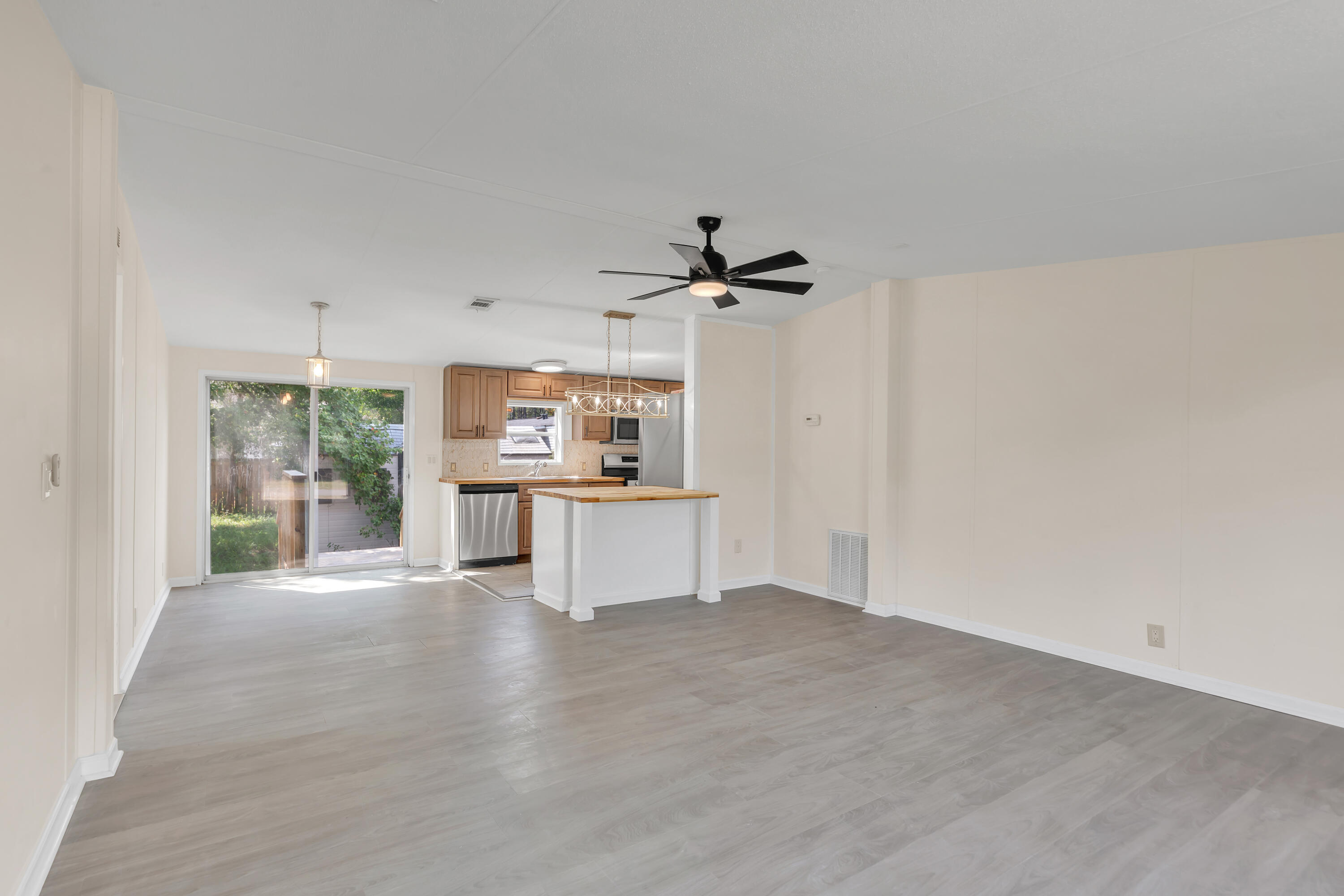 CASA LOMA S/D 1ST ADDN - Residential