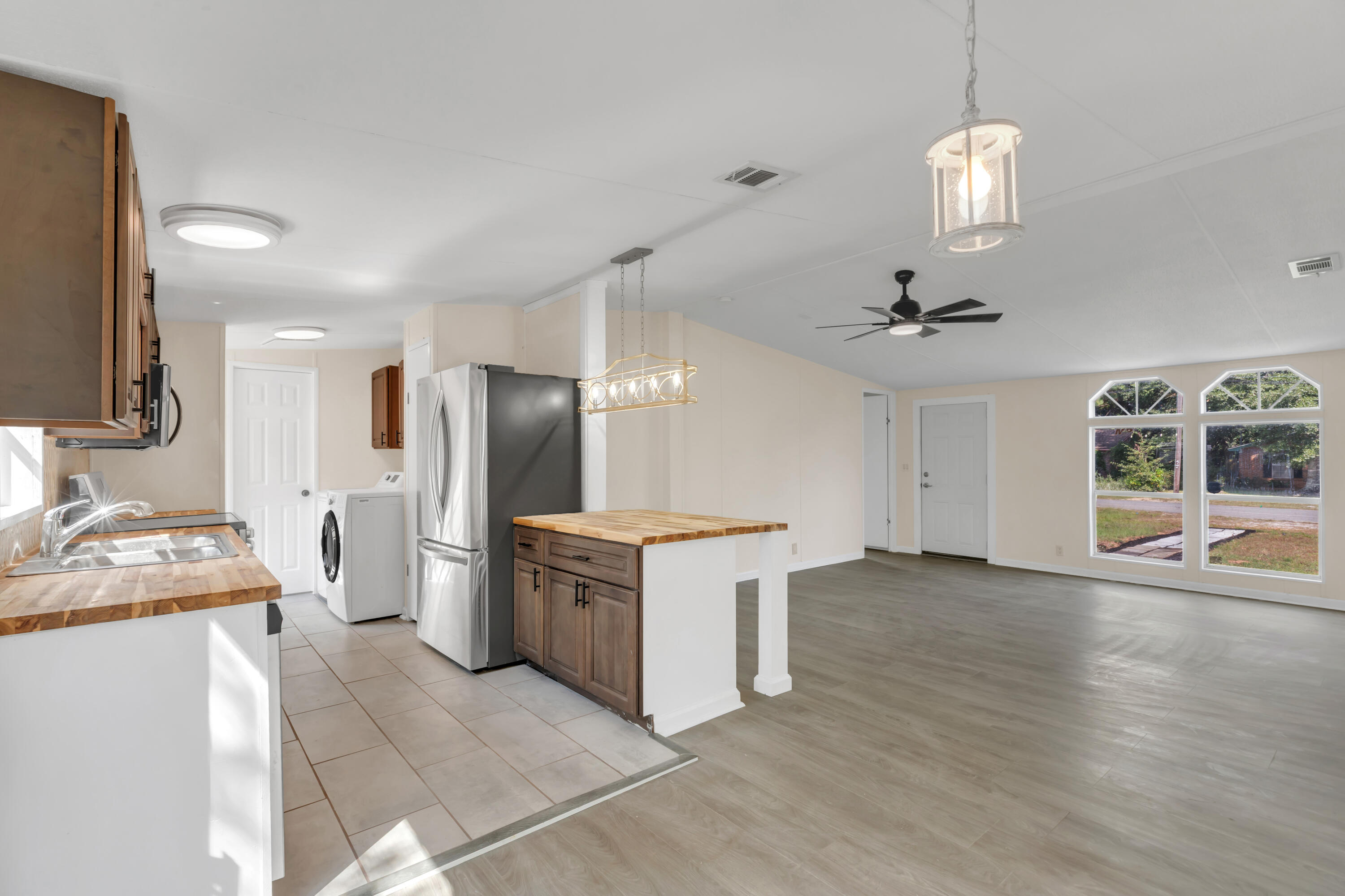 CASA LOMA S/D 1ST ADDN - Residential