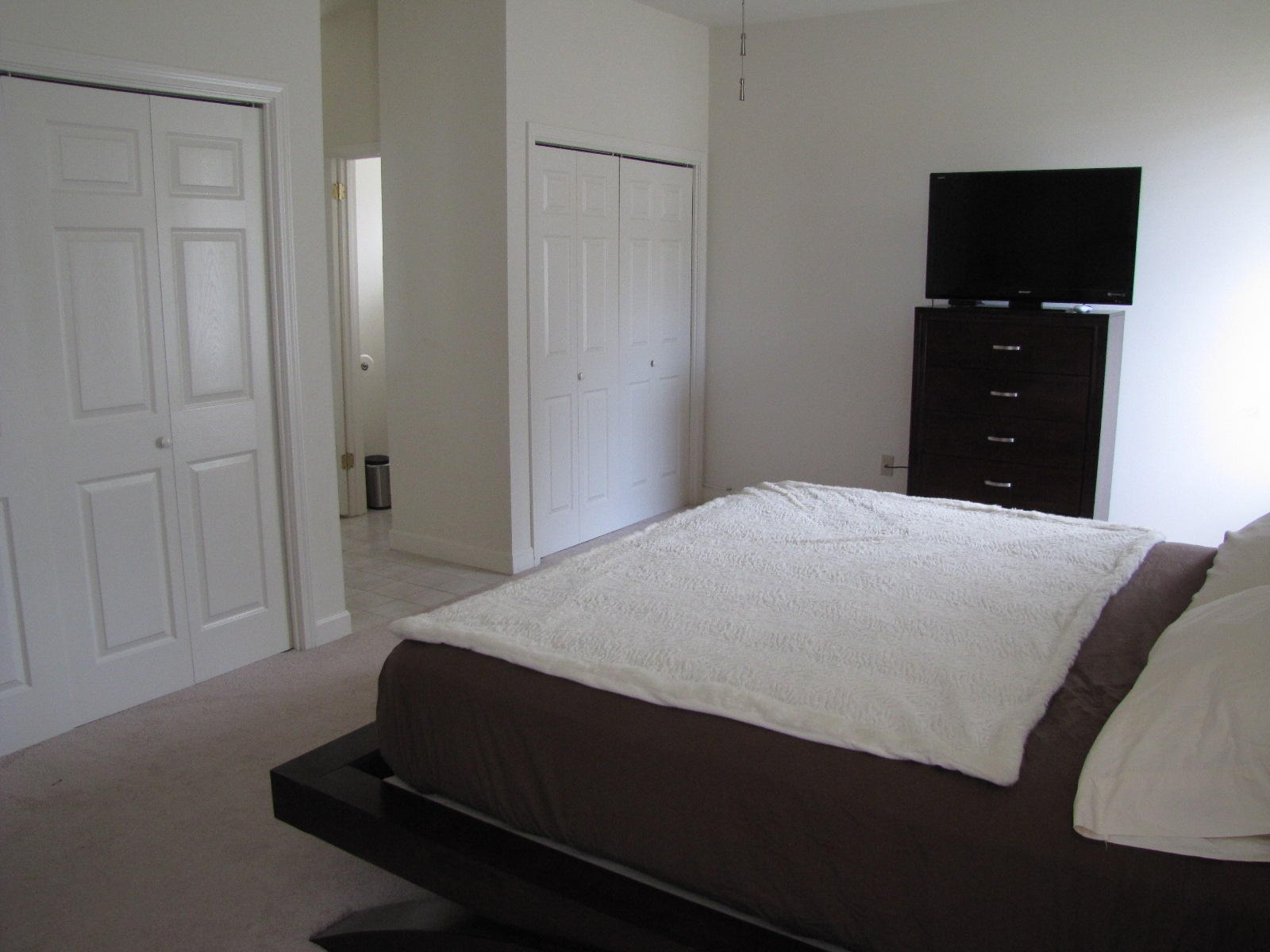 RIDGE WOOD MANOR - Residential Lease