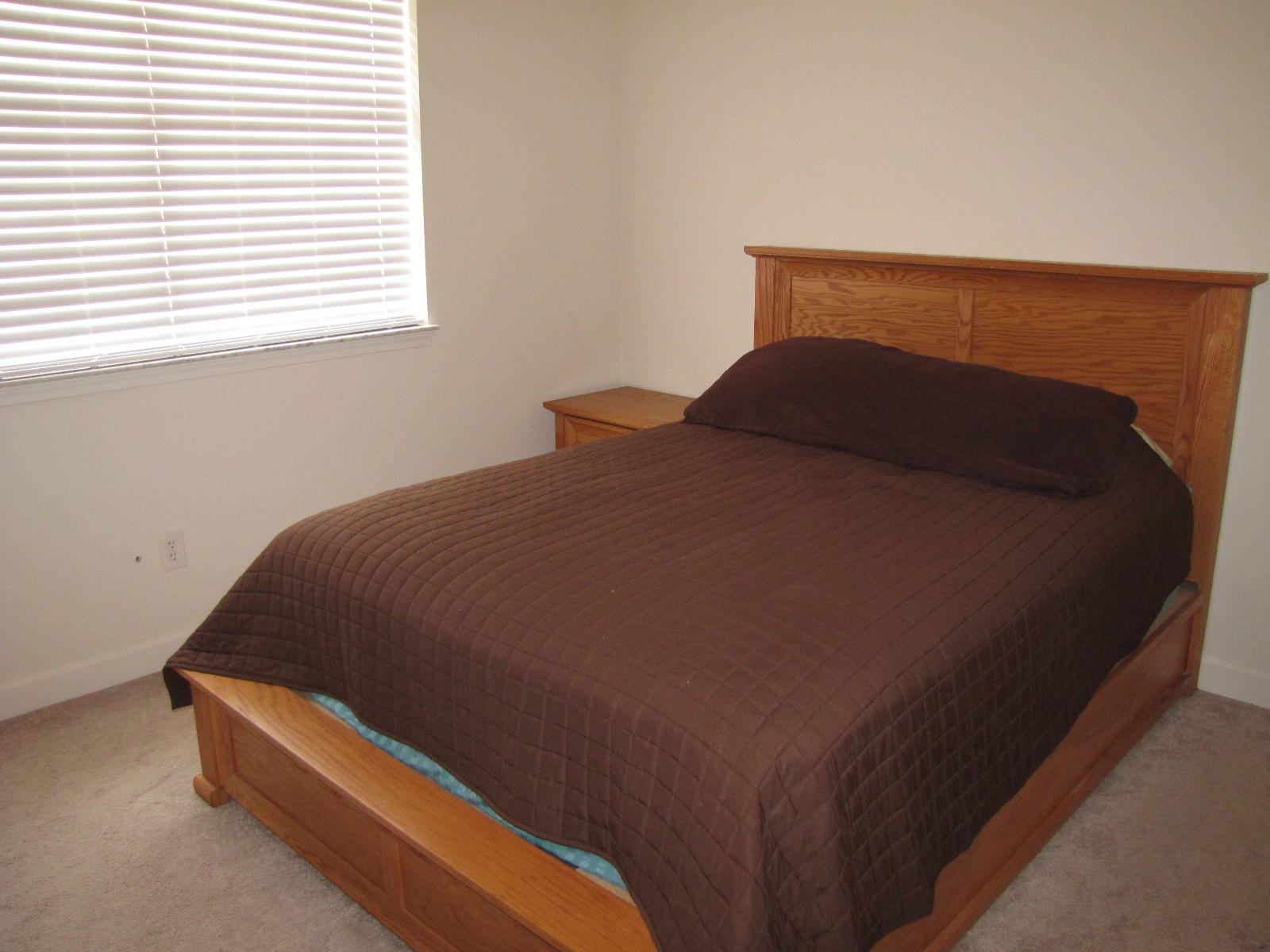 RIDGE WOOD MANOR - Residential Lease