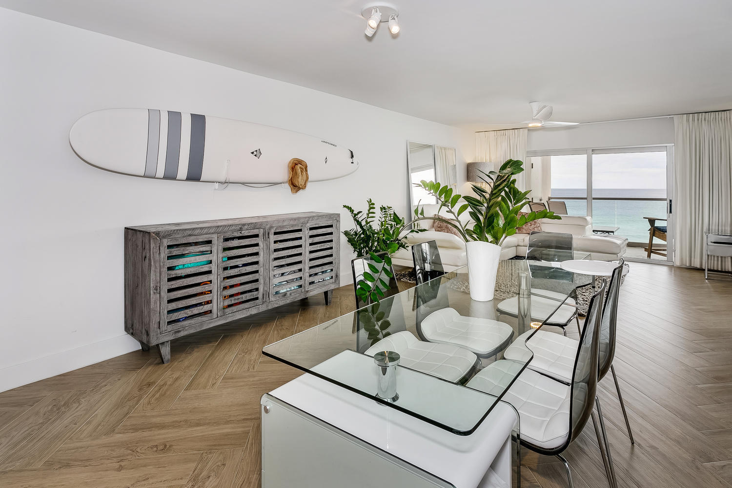 REGENCY TOWERS - Residential