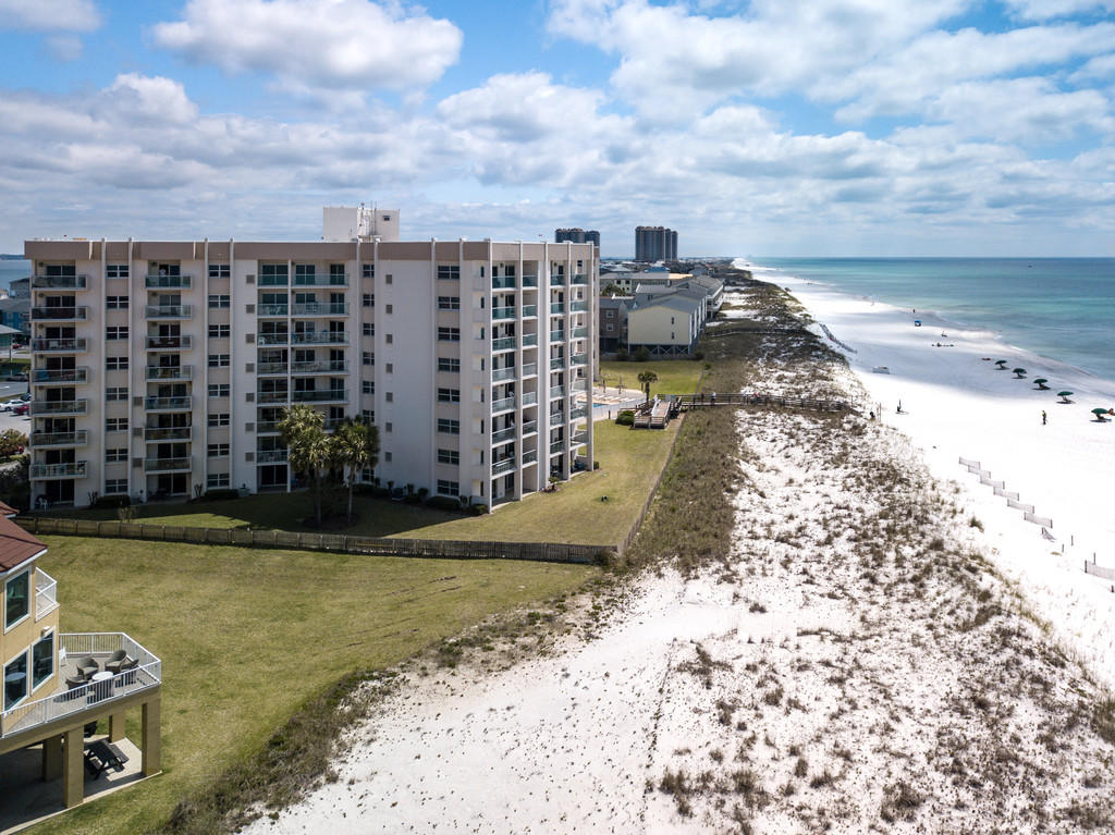 REGENCY TOWERS - Residential