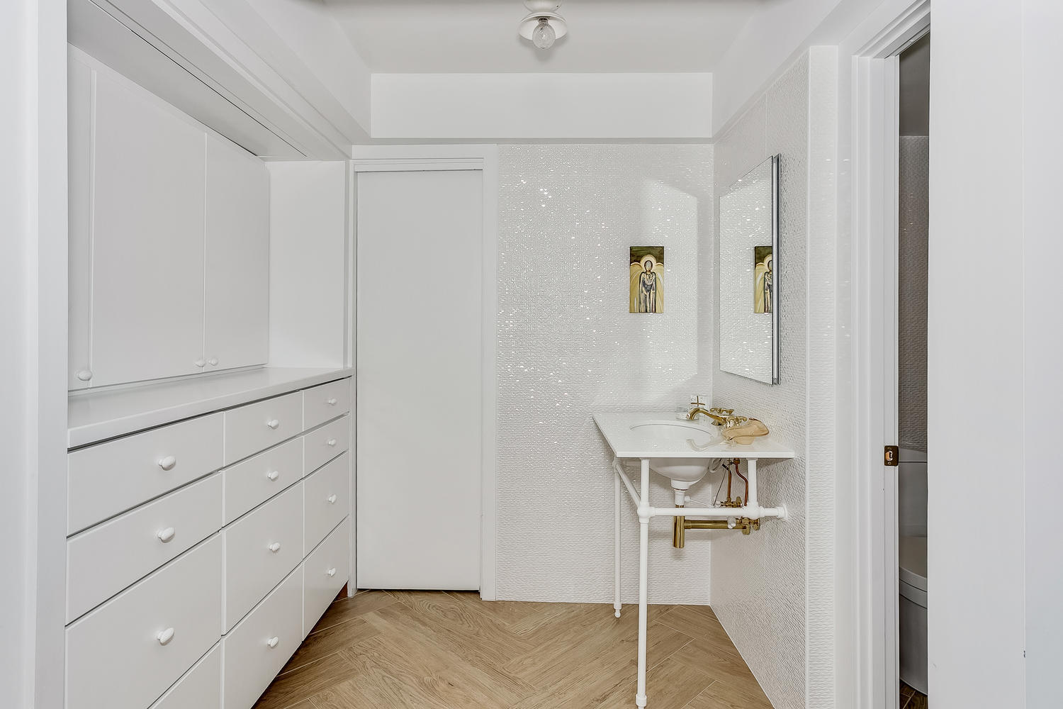 REGENCY TOWERS - Residential