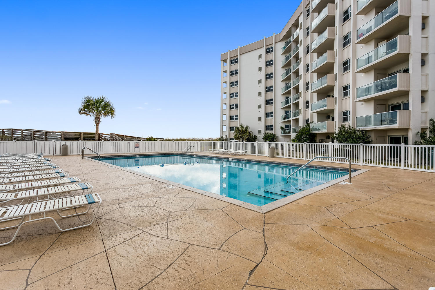 REGENCY TOWERS - Residential