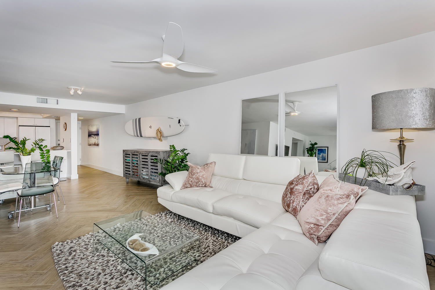 REGENCY TOWERS - Residential