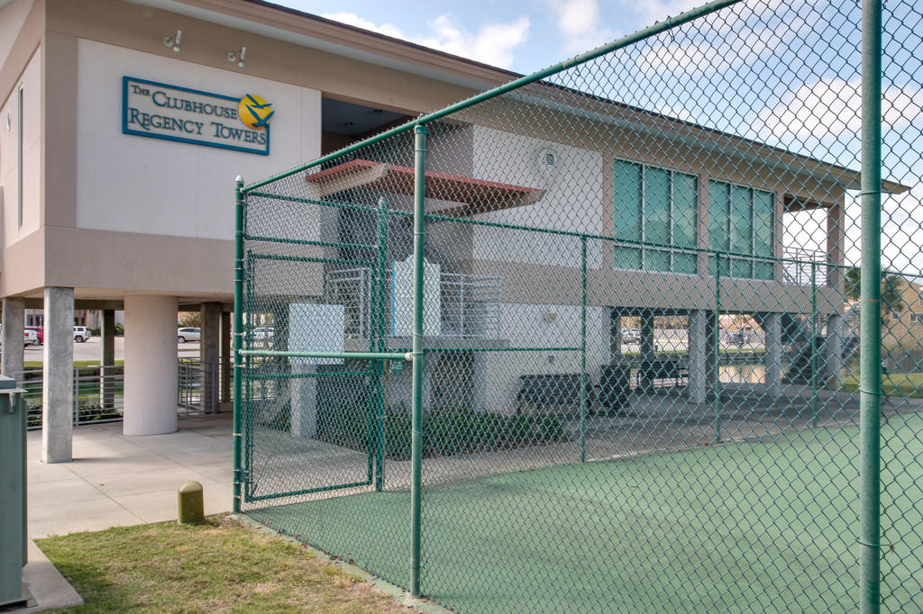 REGENCY TOWERS - Residential