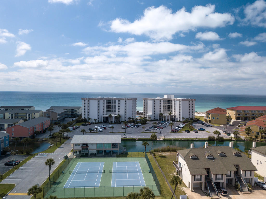 REGENCY TOWERS - Residential