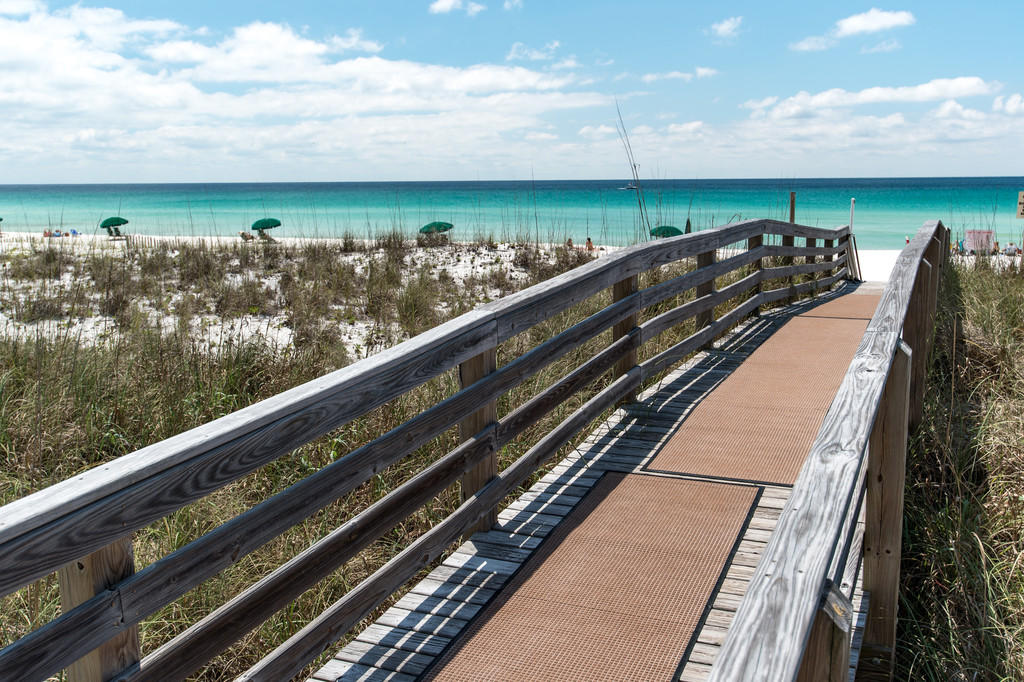 REGENCY TOWERS - Residential