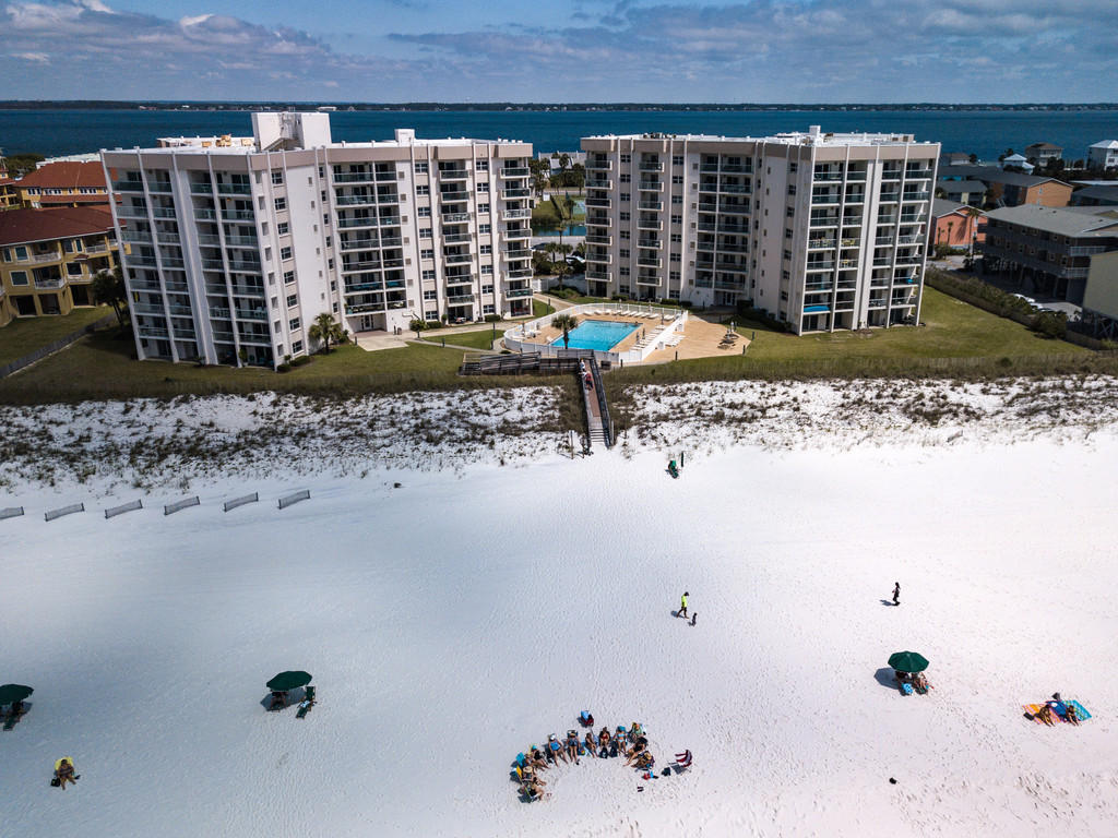 REGENCY TOWERS - Residential