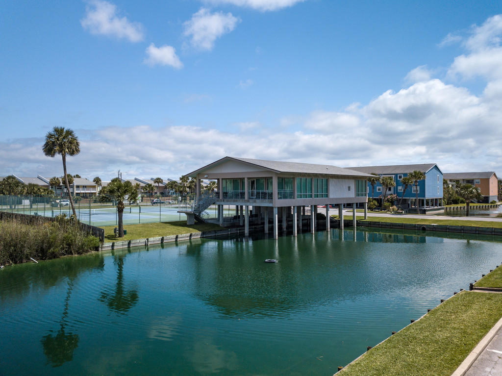 REGENCY TOWERS - Residential