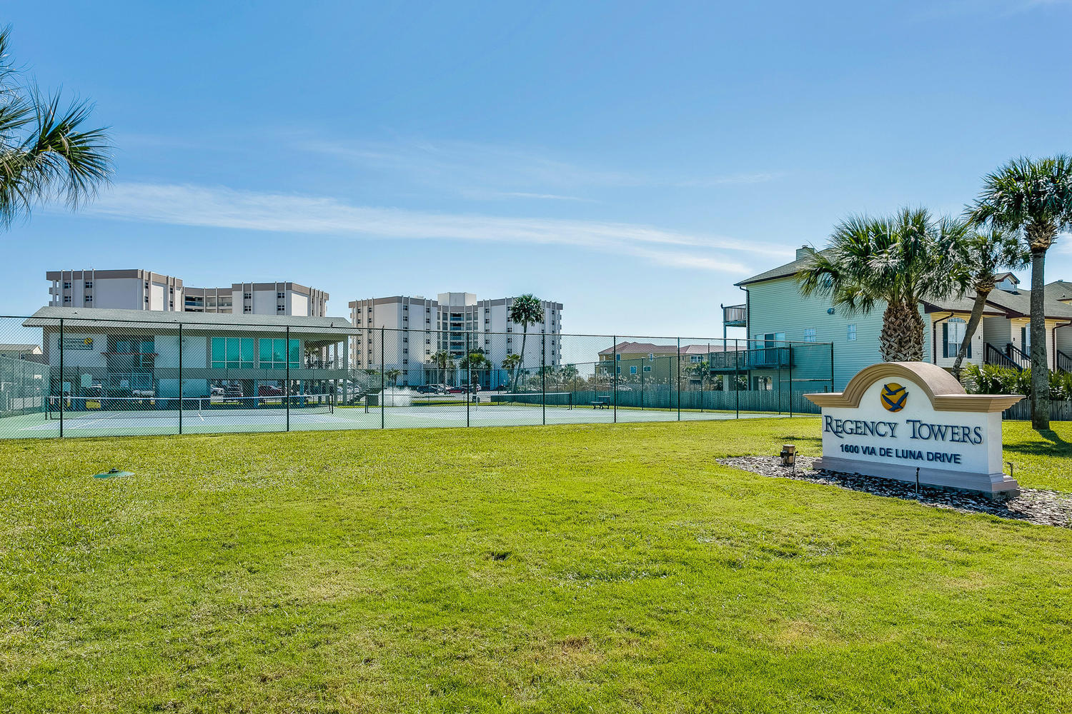 REGENCY TOWERS - Residential