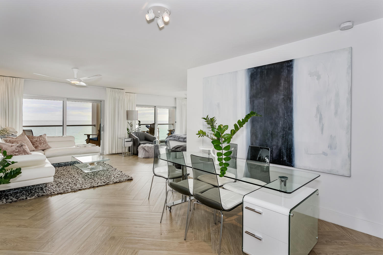 REGENCY TOWERS - Residential