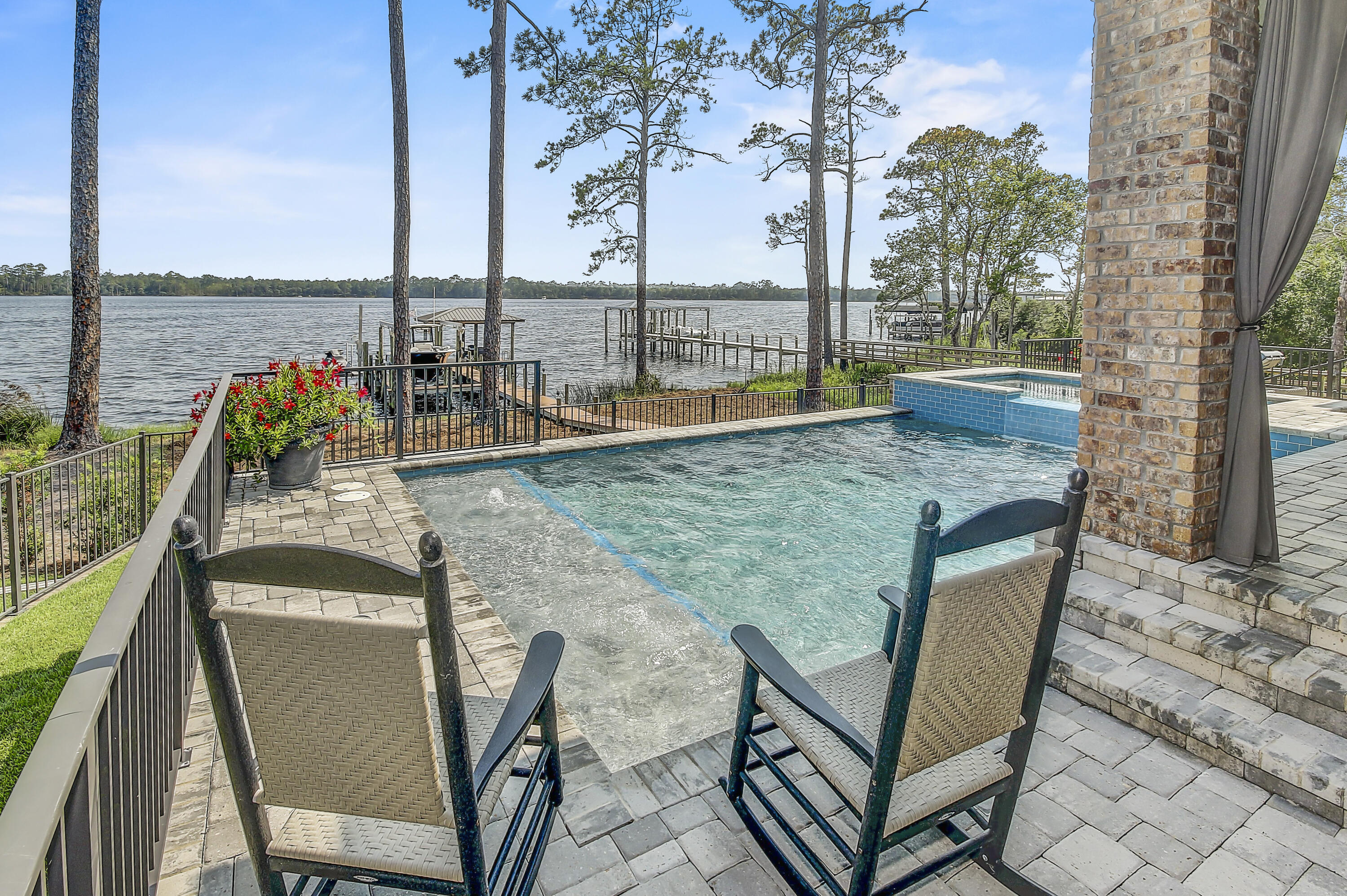 WATER'S EDGE - Residential