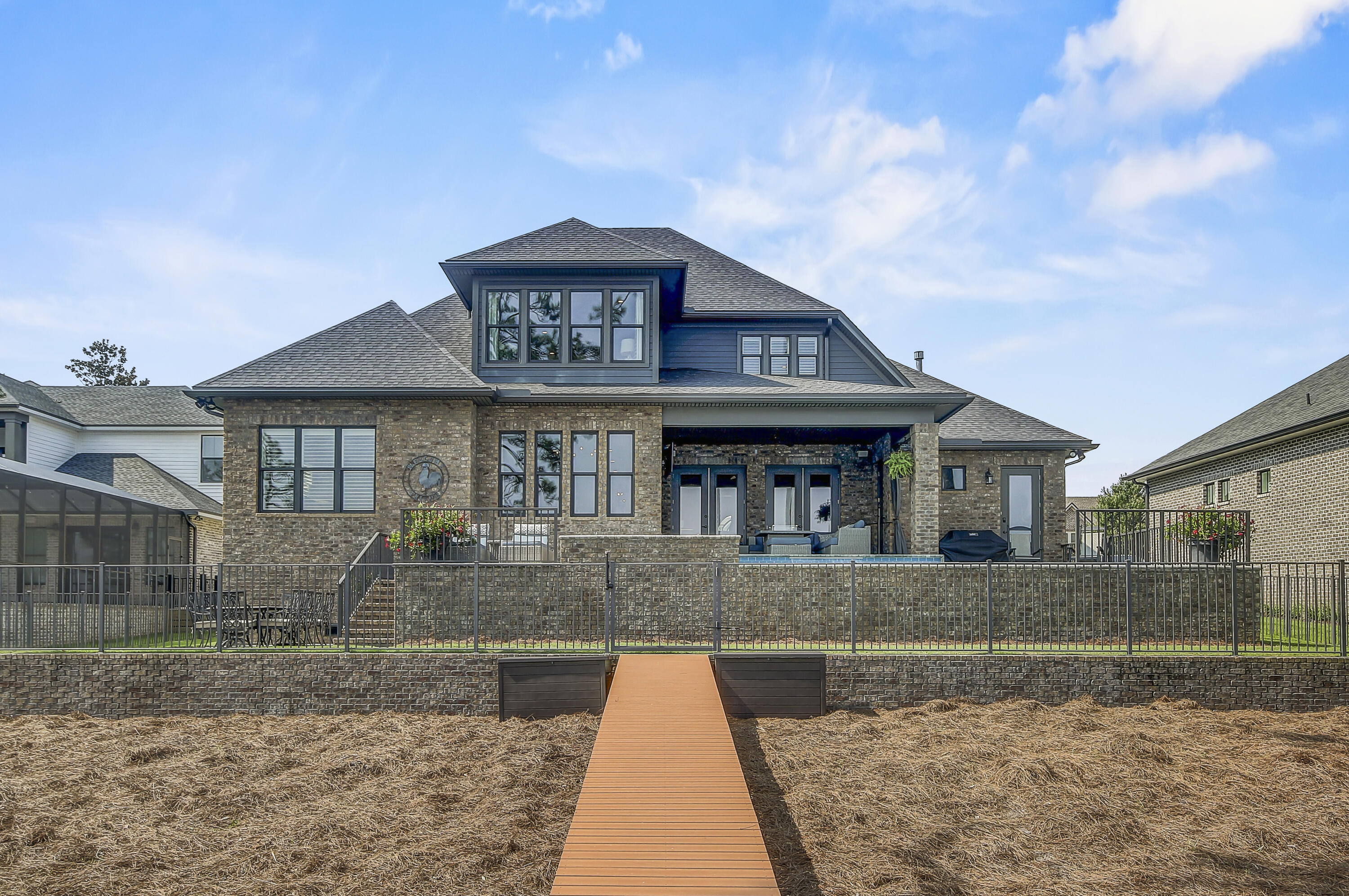 WATER'S EDGE - Residential