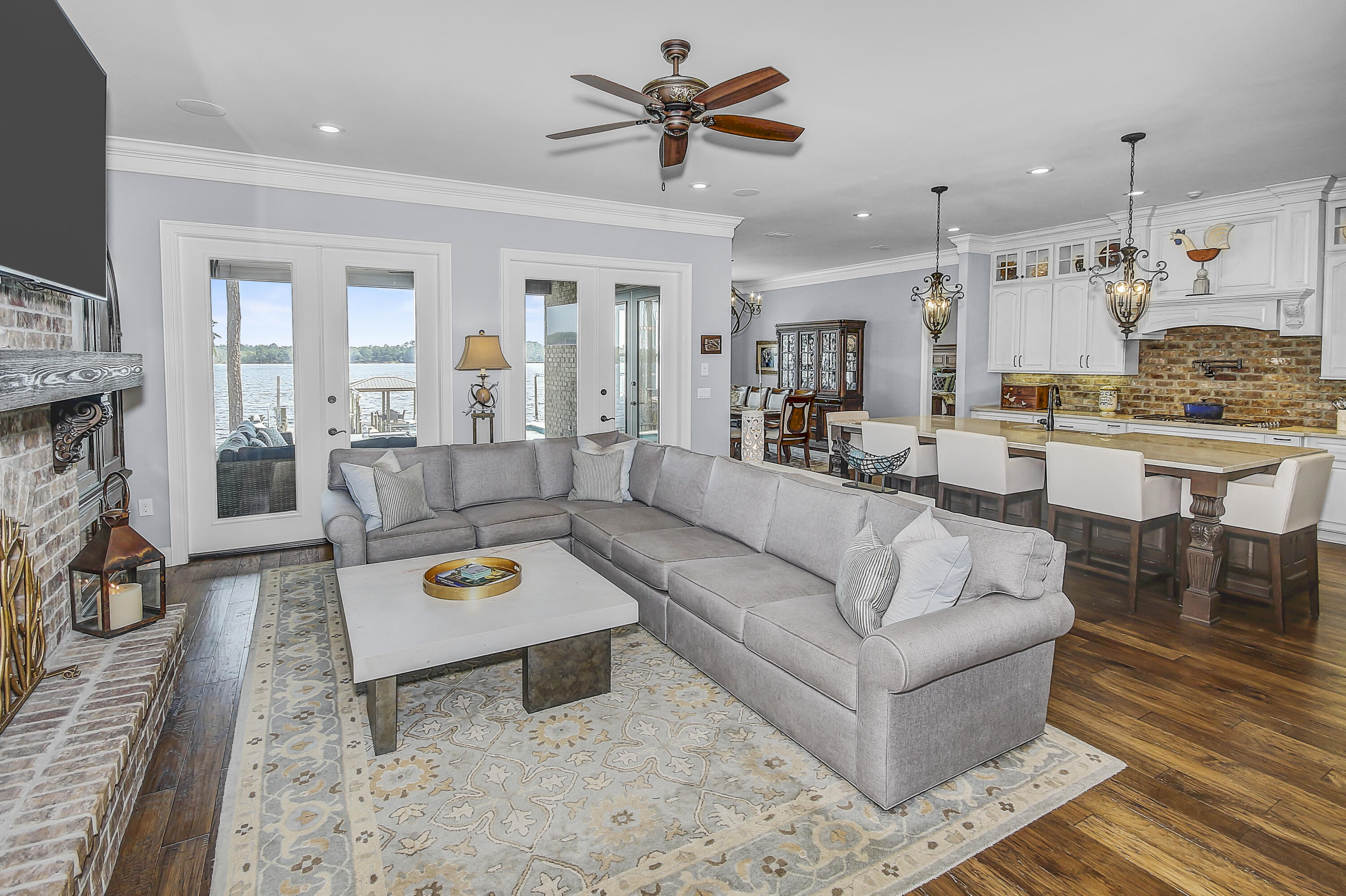 WATER'S EDGE - Residential