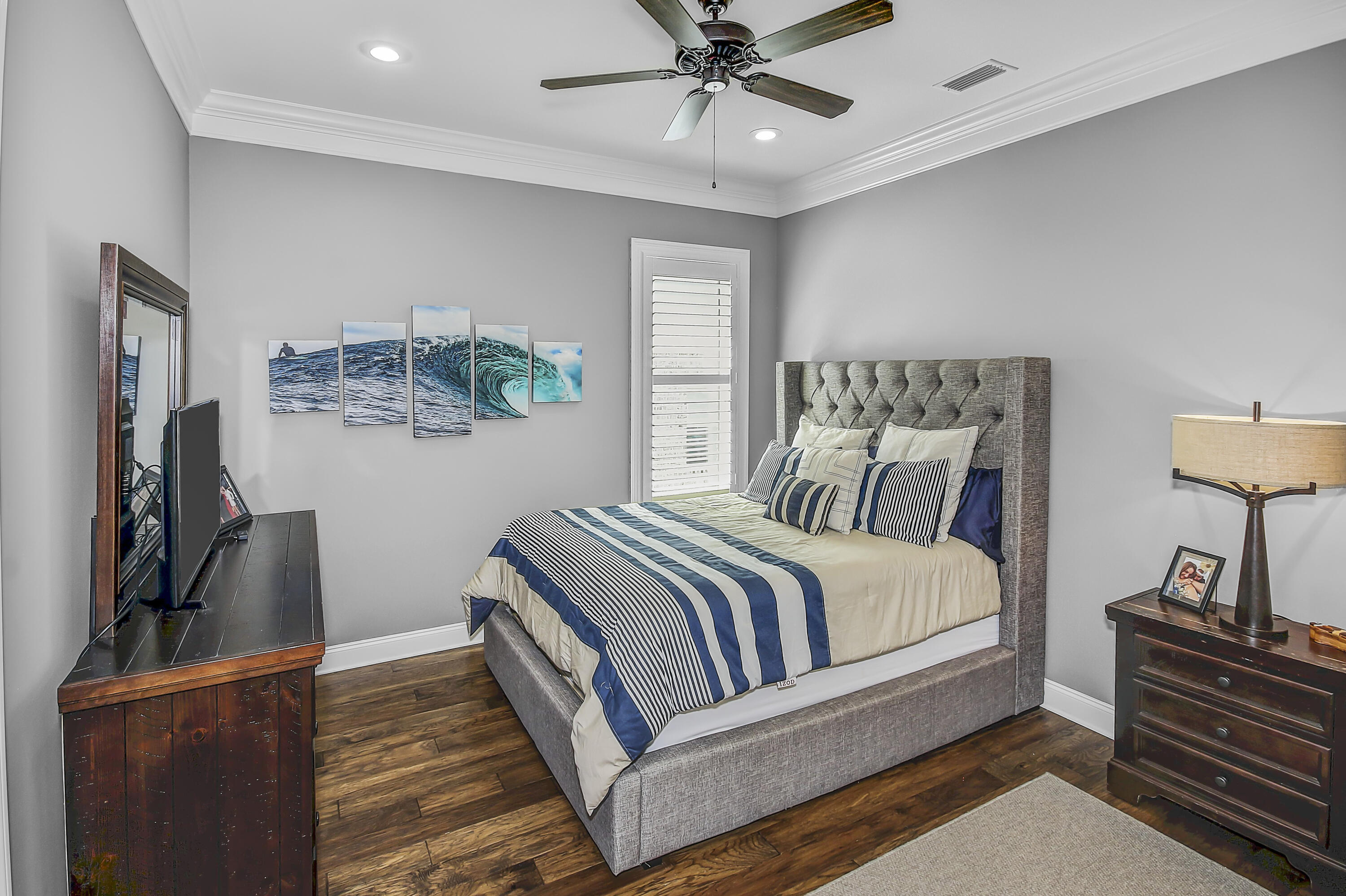 WATER'S EDGE - Residential