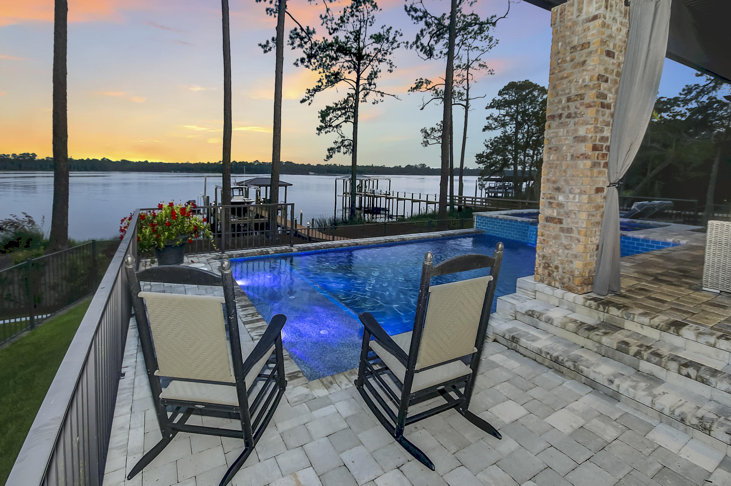 WATER'S EDGE - Residential