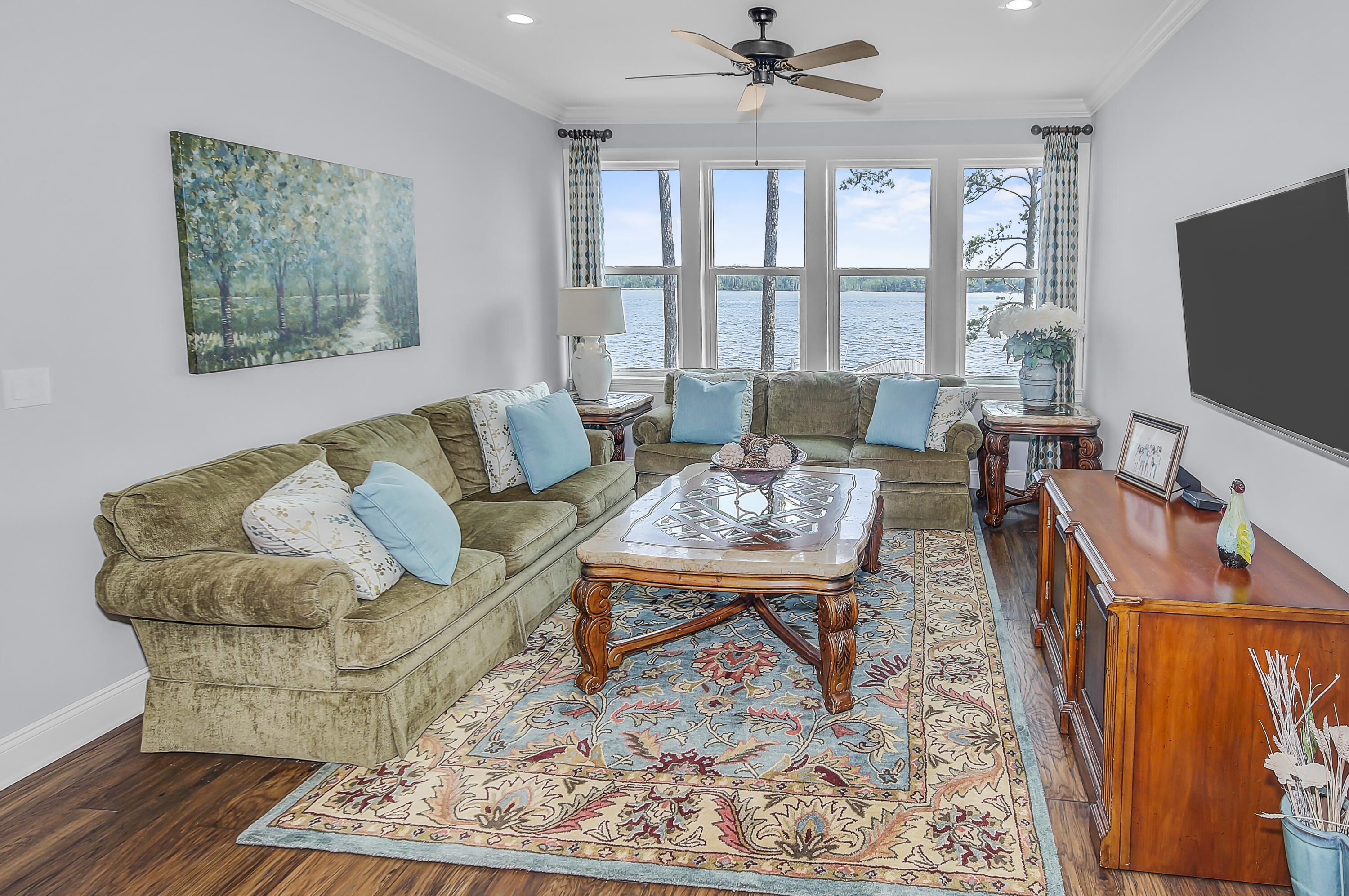 WATER'S EDGE - Residential