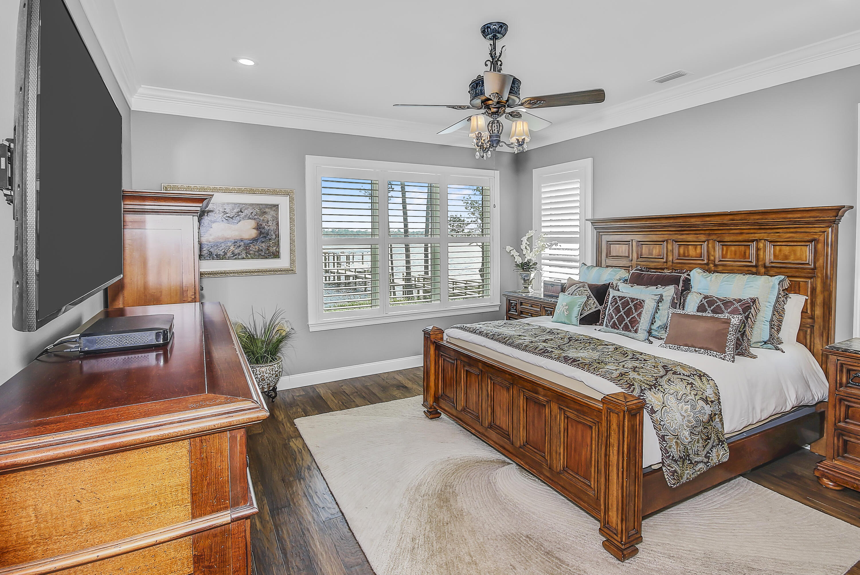 WATER'S EDGE - Residential