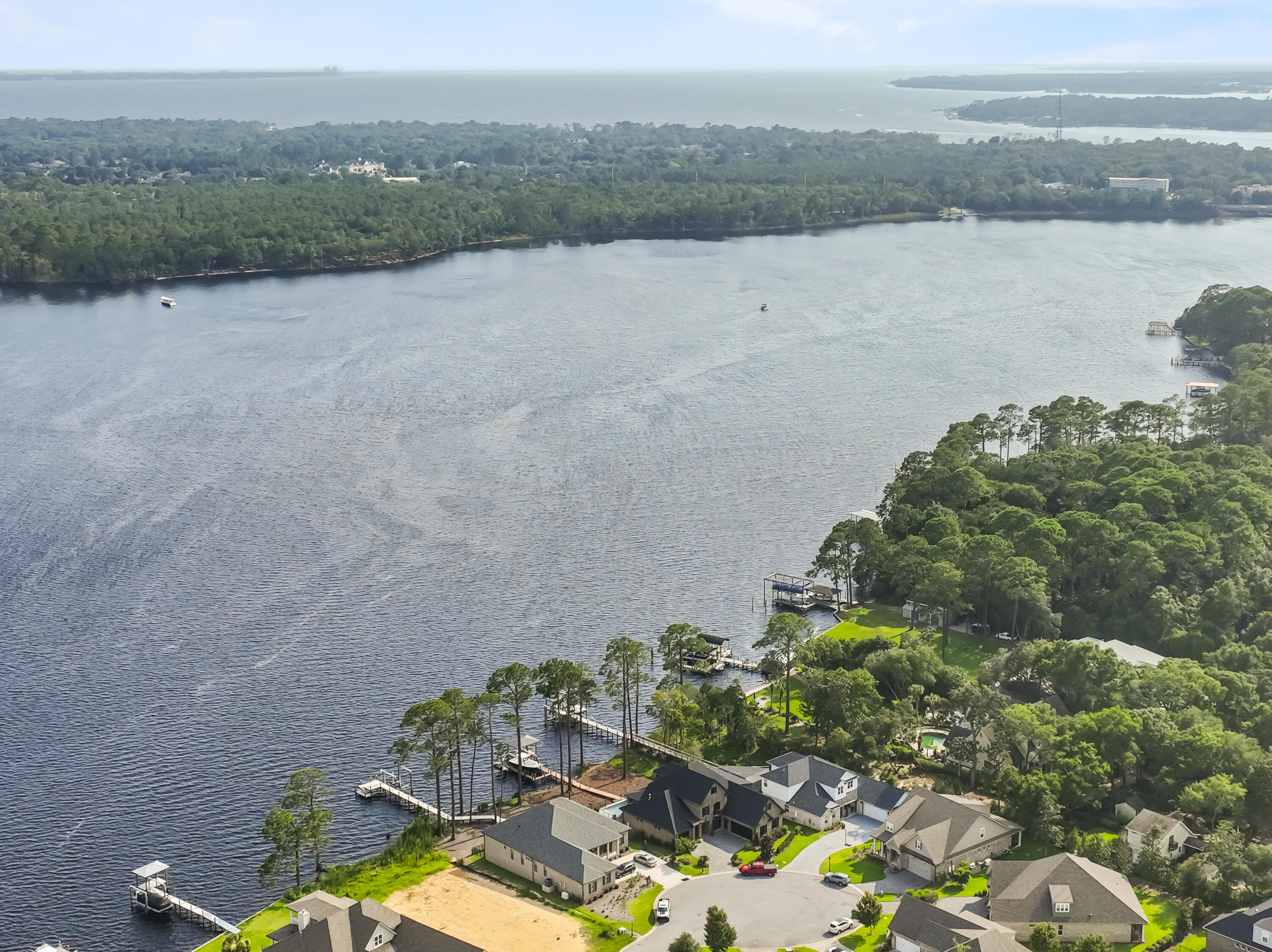 WATER'S EDGE - Residential