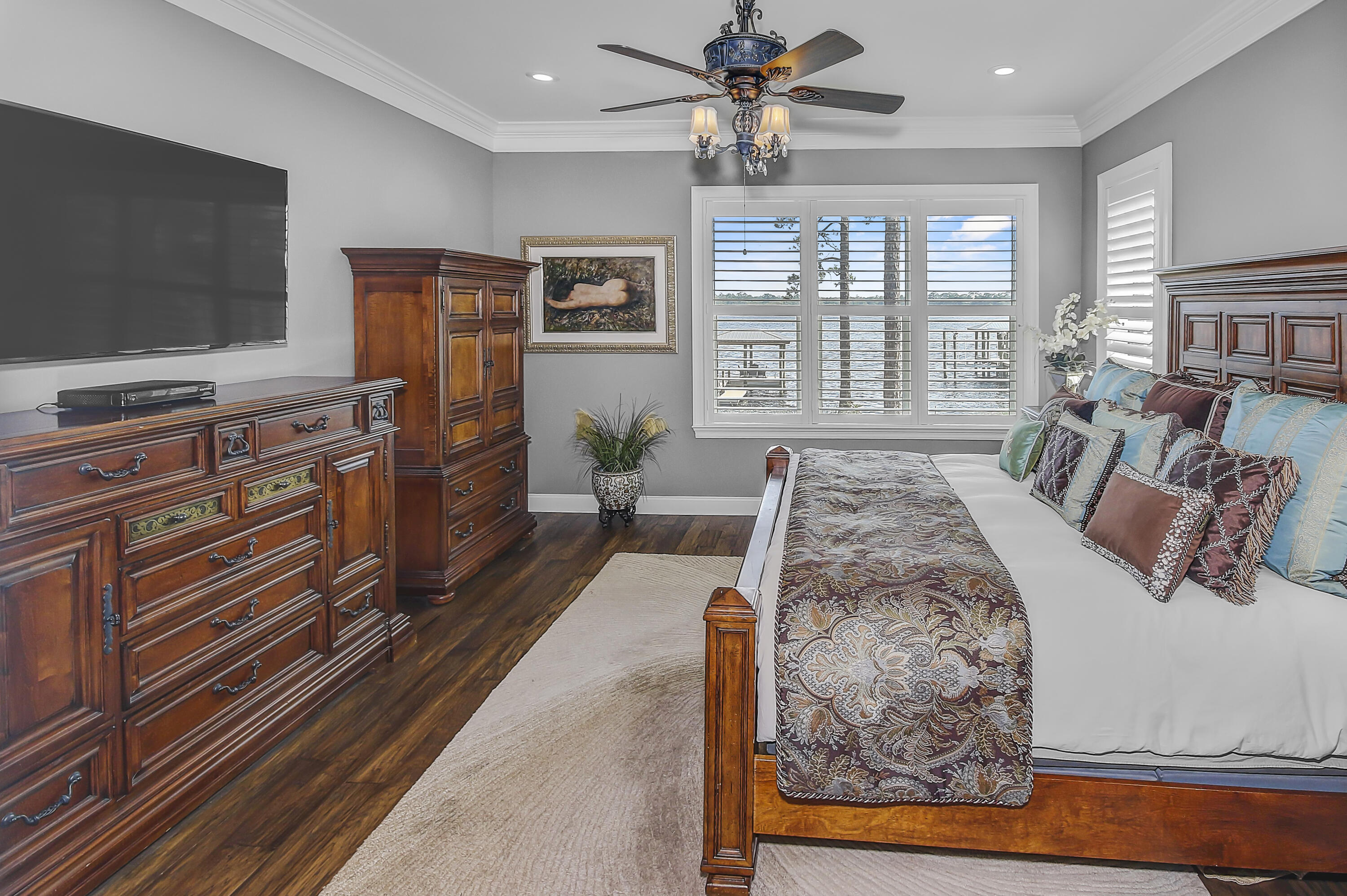 WATER'S EDGE - Residential