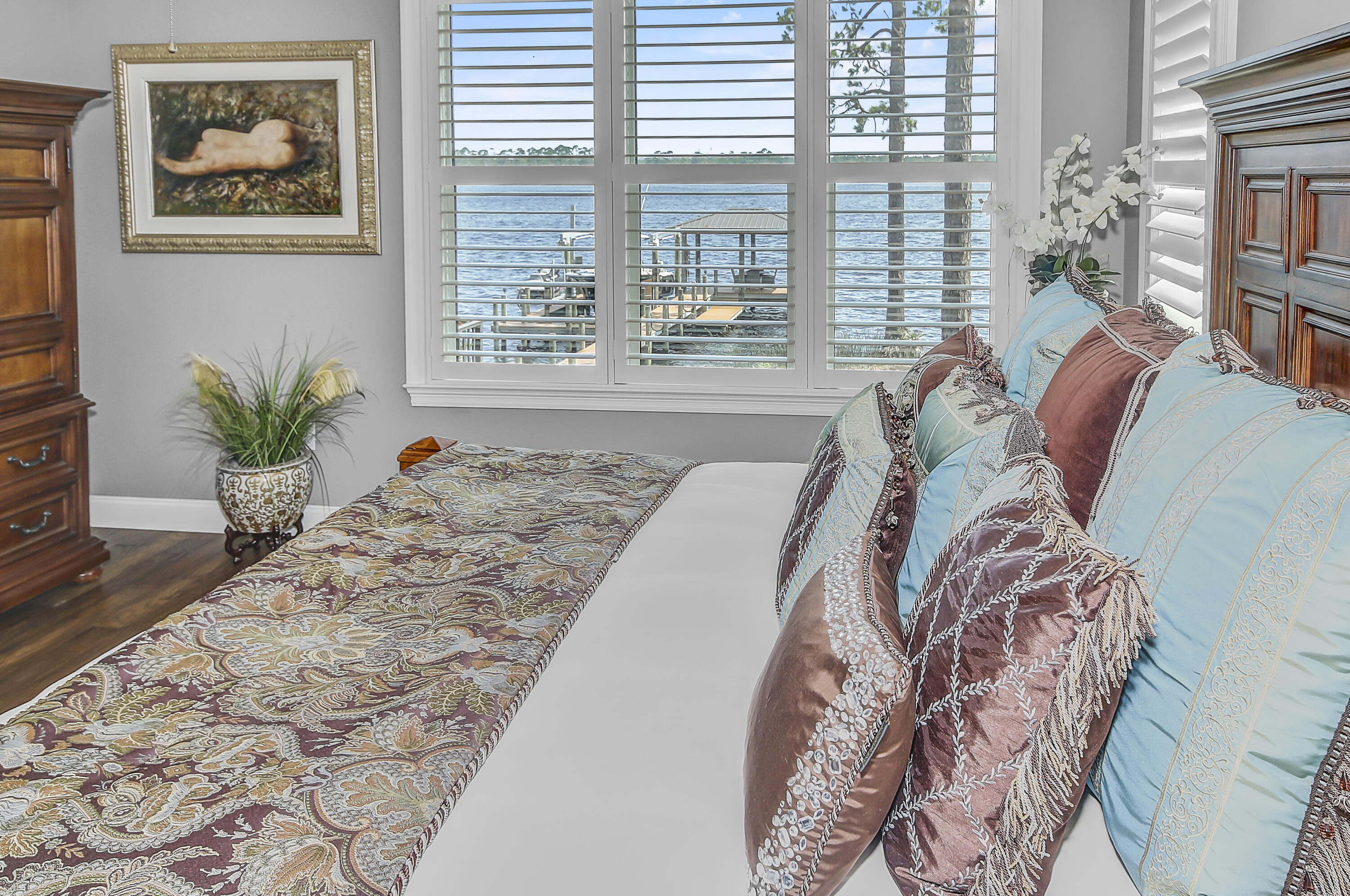 WATER'S EDGE - Residential