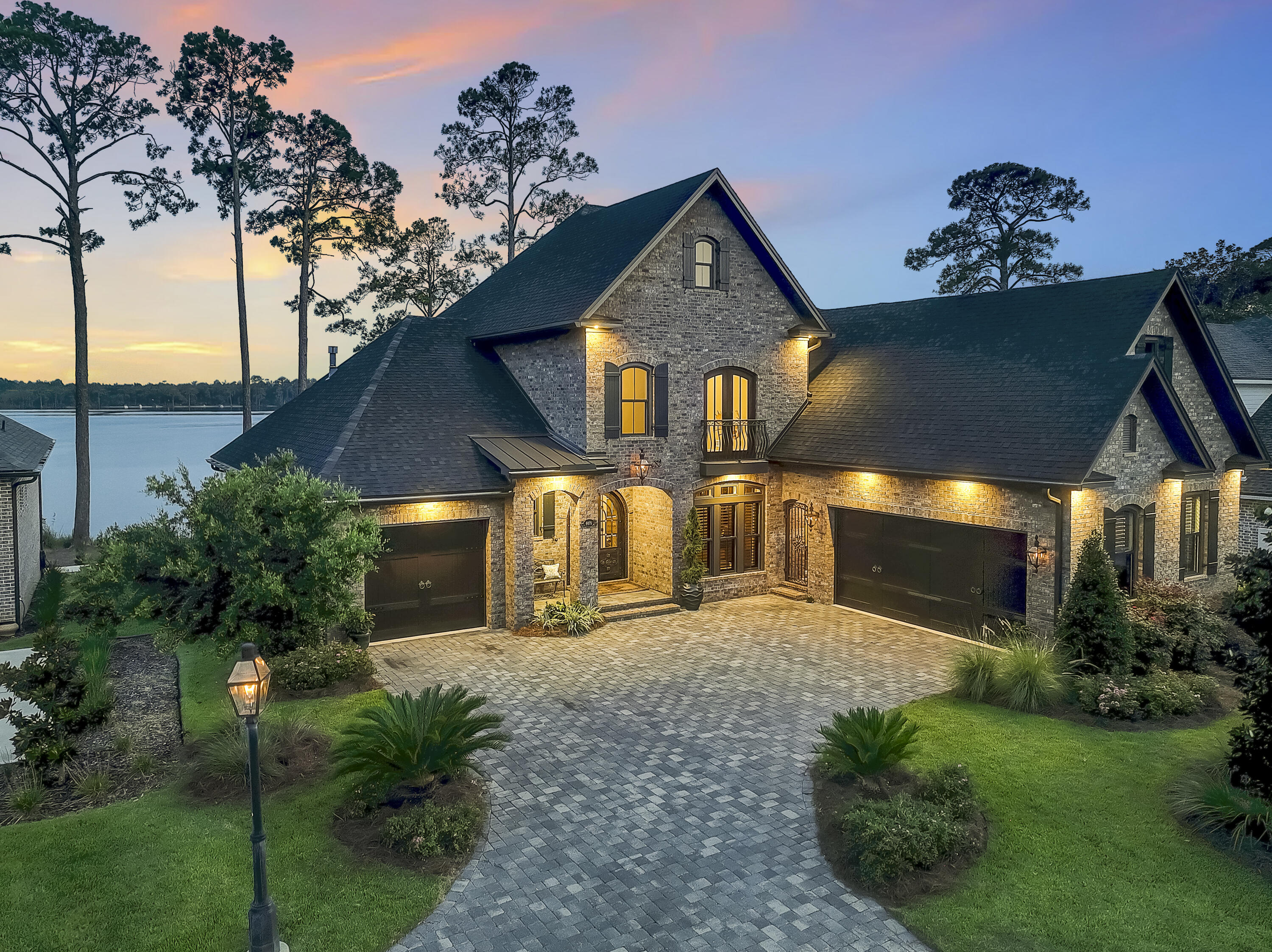 WATER'S EDGE - Residential