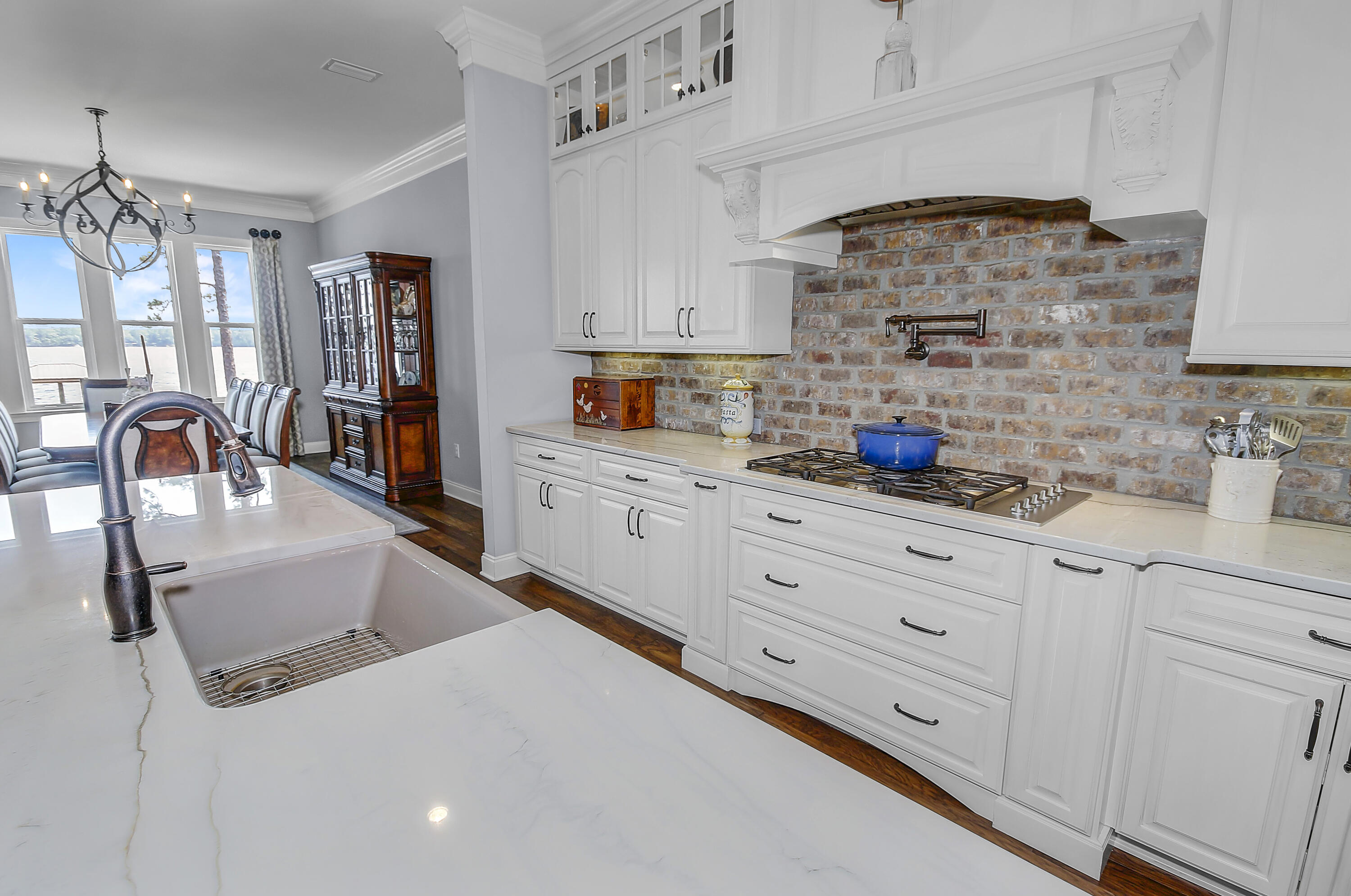 WATER'S EDGE - Residential