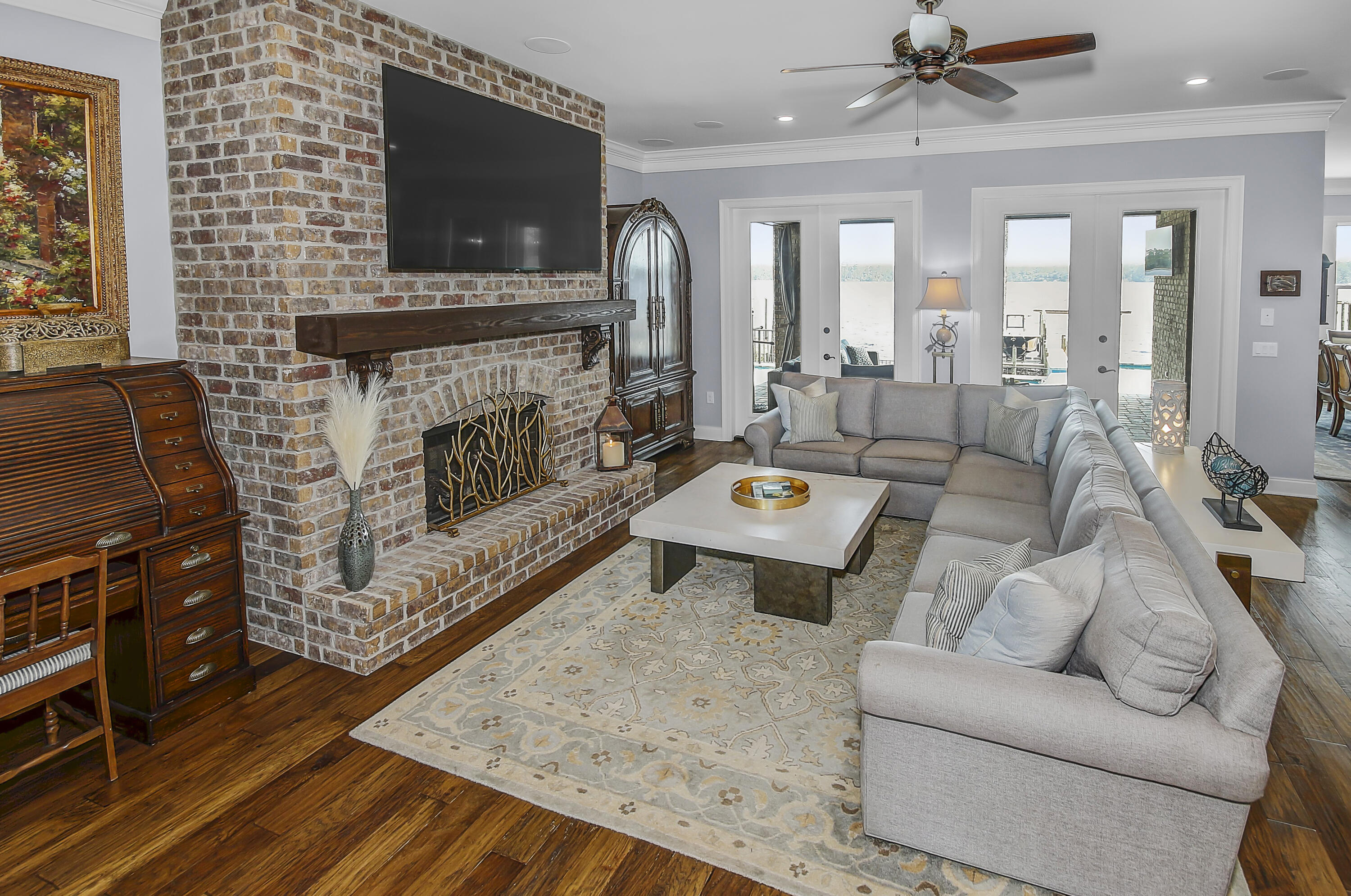 WATER'S EDGE - Residential